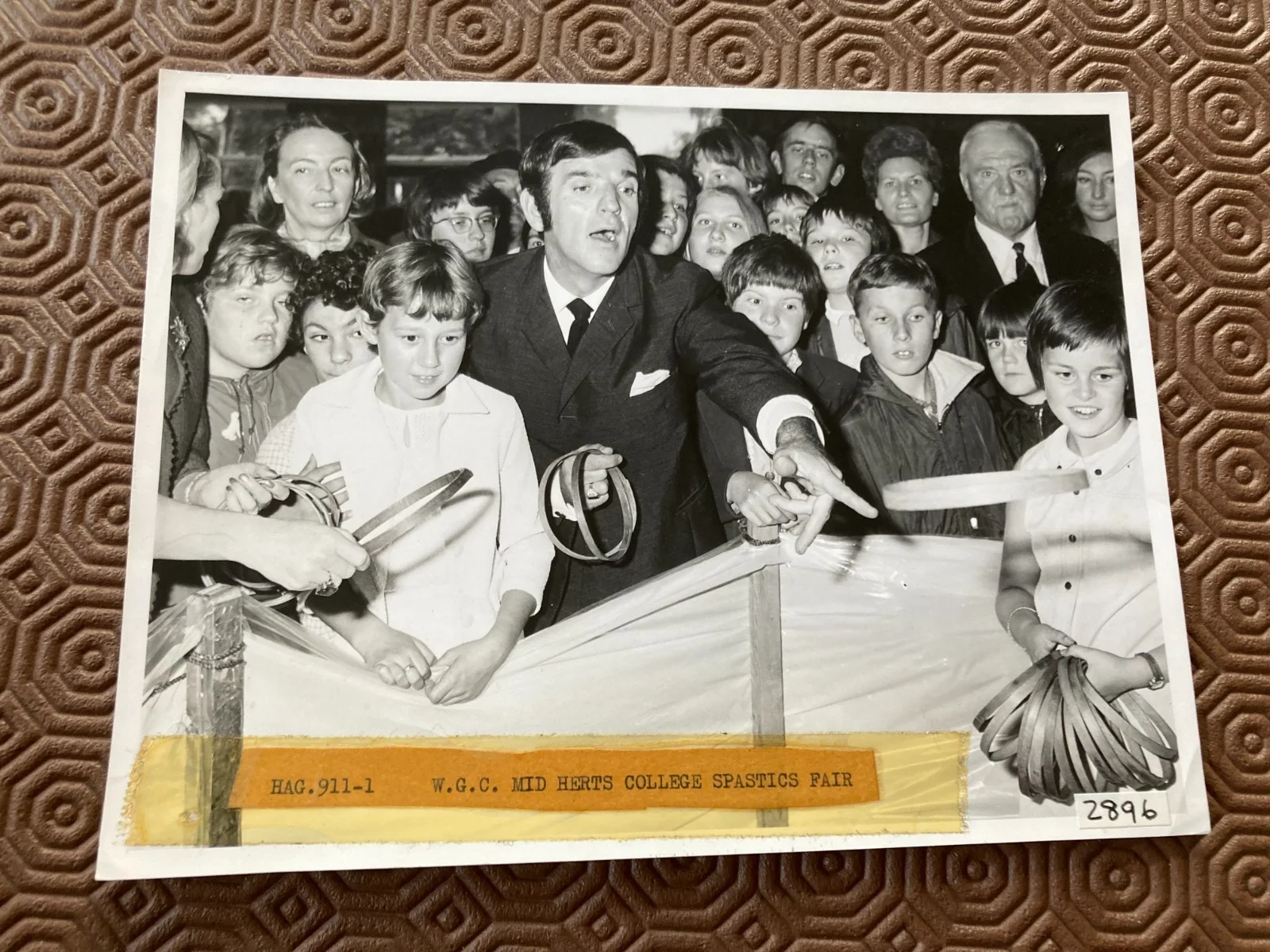 ALAN FREEMAN MID HERTS COLLEGE FAIR PHOTOGRAPH 20/15 CM, изображение 2