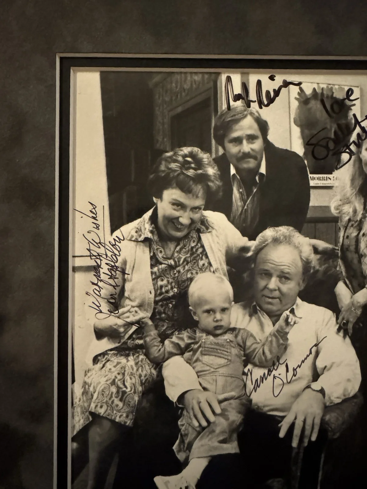All In The Family Cast - Carroll O’Connor - Rob Reiner - Plus 2 — All In The Family Signed BAS LOA BECKETT Framed - All 4 - Carroll O’Conner, изображение 3
