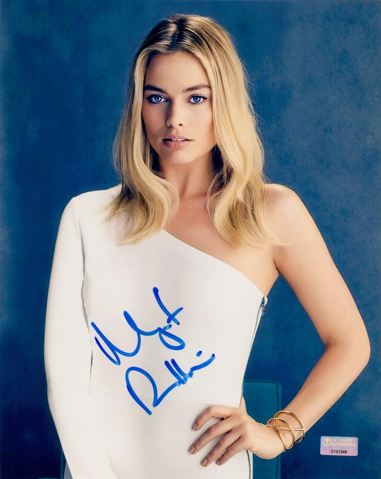 Margot Robbie — Margot Robbie Original Autographed 8x10 Signed Glamour photo CA CoA FSD RARE!