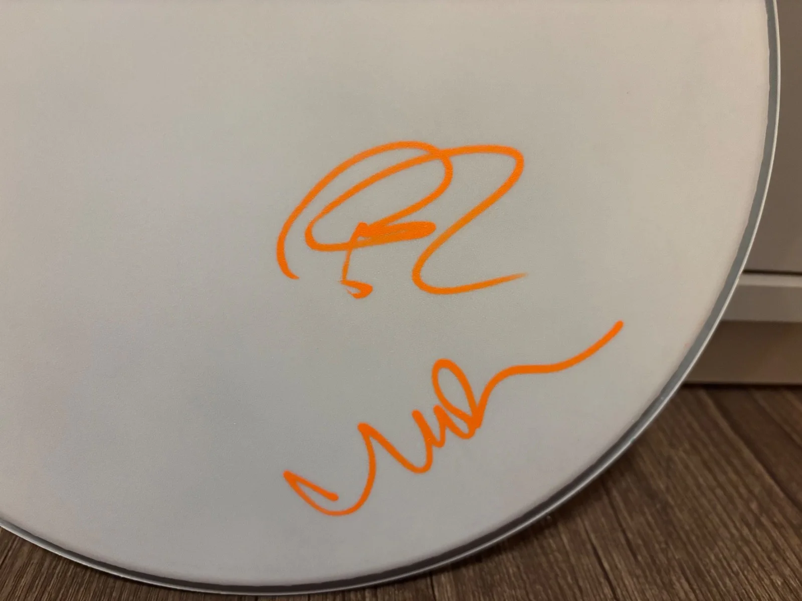 THE BLACK CROWES SIGNED AUTOGRAPHED DRUMHEAD RARE CHRIS & RICH ROBINSON RARE, image 2