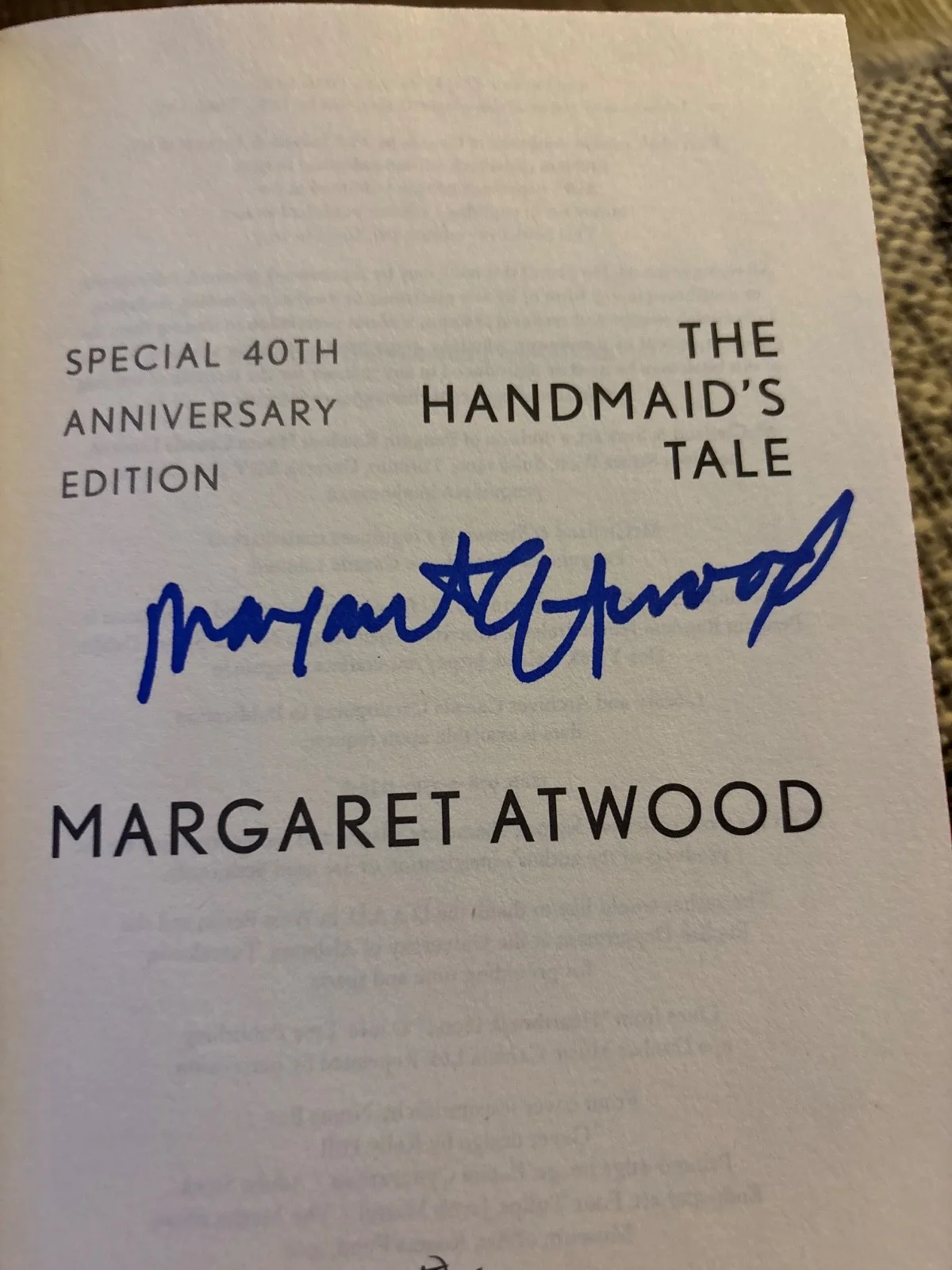 THE HANDMAIDS TALE SIGNED AUTOGRAPHED 40TH ANNIVERSARY SWIRL MARGARET ATWOOD (2), изображение 5