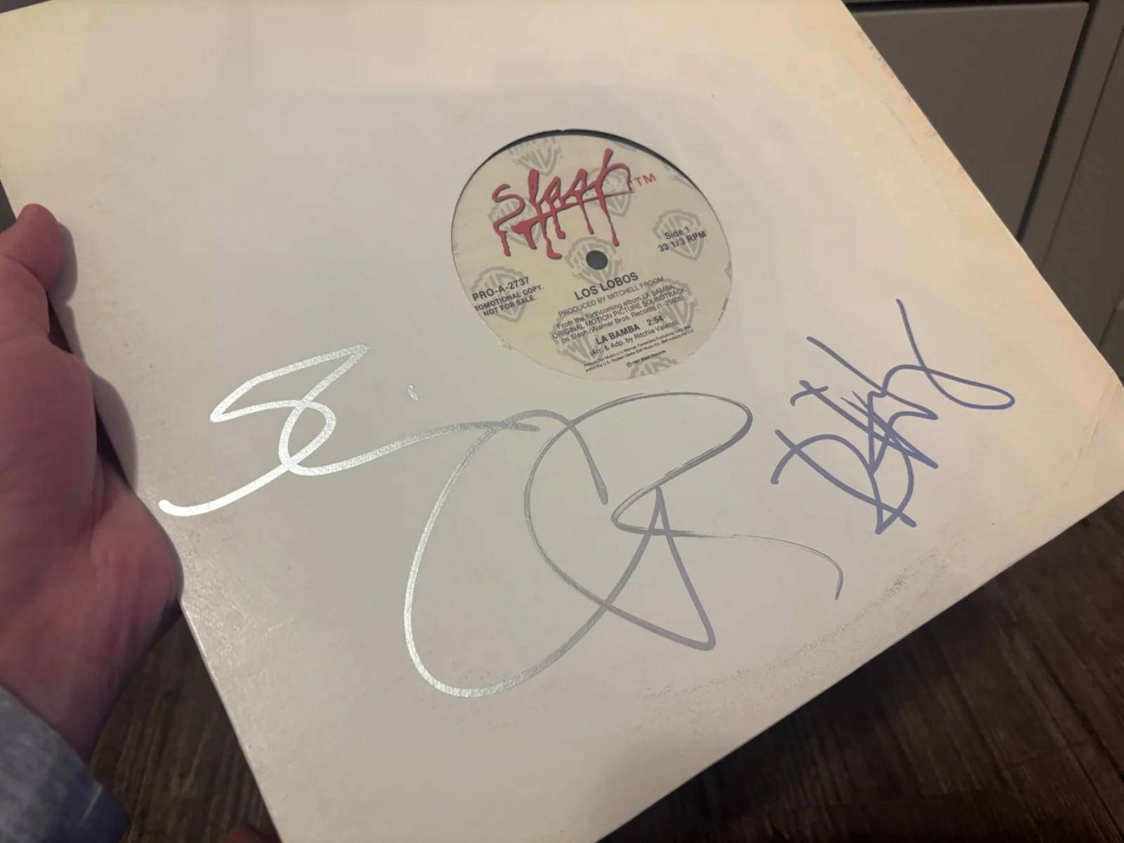 LOS LOBOS SIGNED AUTOGRAPHED LP VINYL X3 SINGLE 12' CESAR RAMOS IN PERSON, image 2