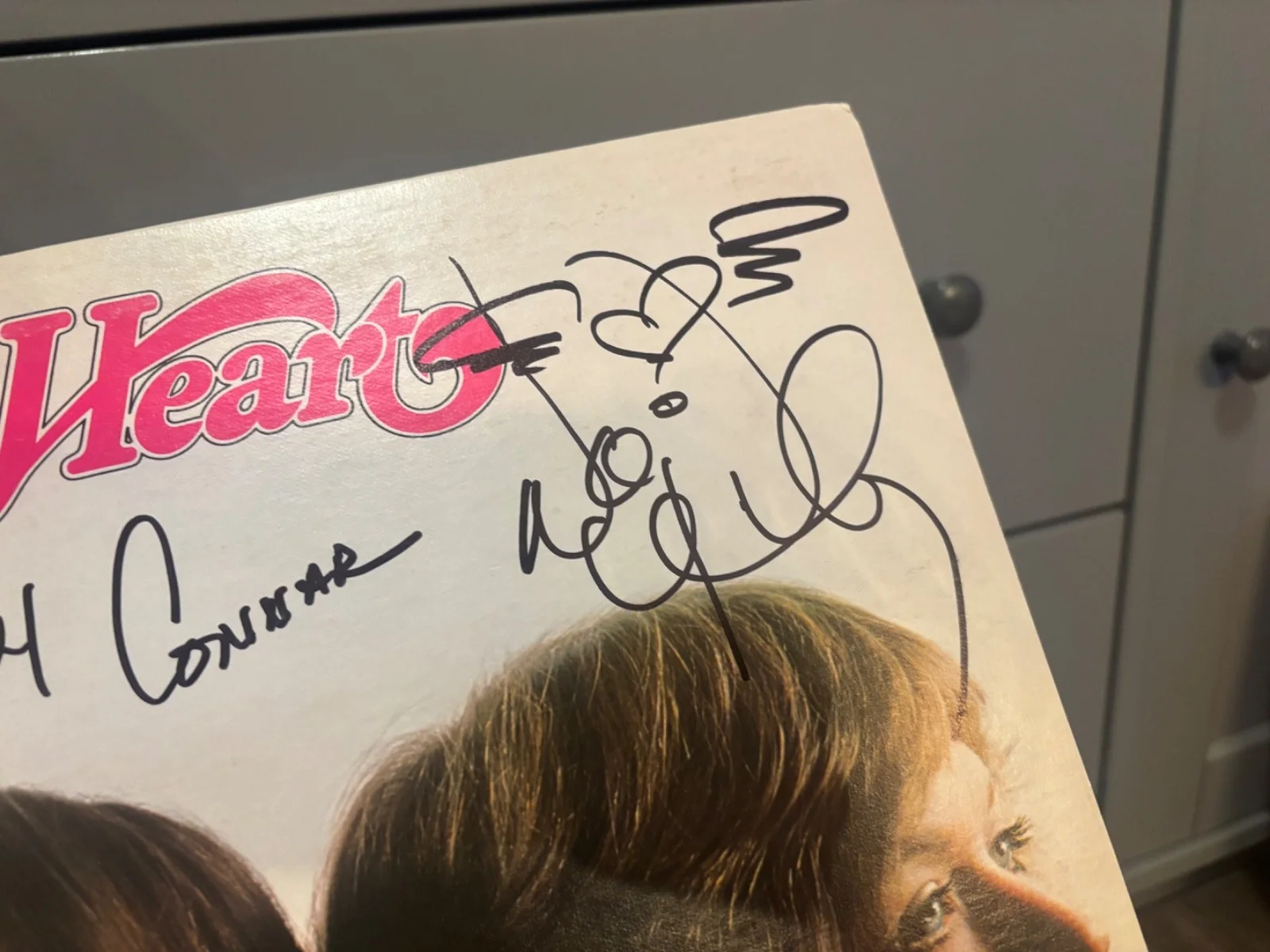 HEART SIGNED AUTOGRAPHED LP VINYL ANN & NANCY WILSON RARE DREAMBOAT ANNIE, изображение 2