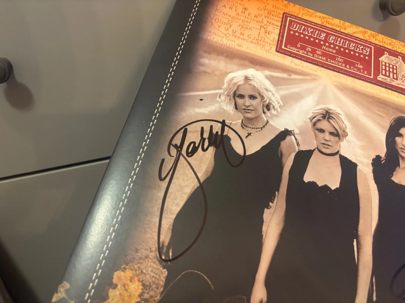 THE DIXIE CHICKS SIGNED AUTOGRAPHED LP VINYL RARE HOME X2 EMILY MARTY, изображение 3