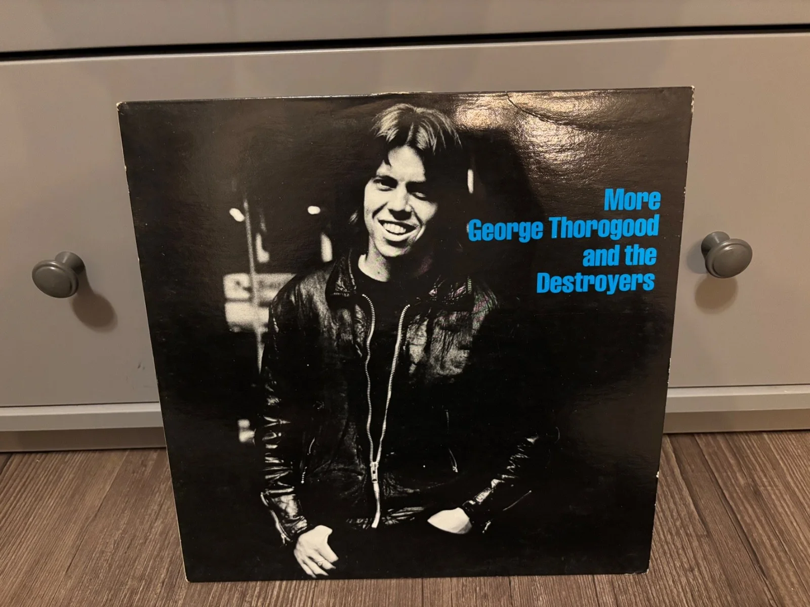 GEORGE THOROGOOD SIGNED AUTOGRAPHED LP VINYL RARE IN PERSON BAD TO THE BONE, image 3