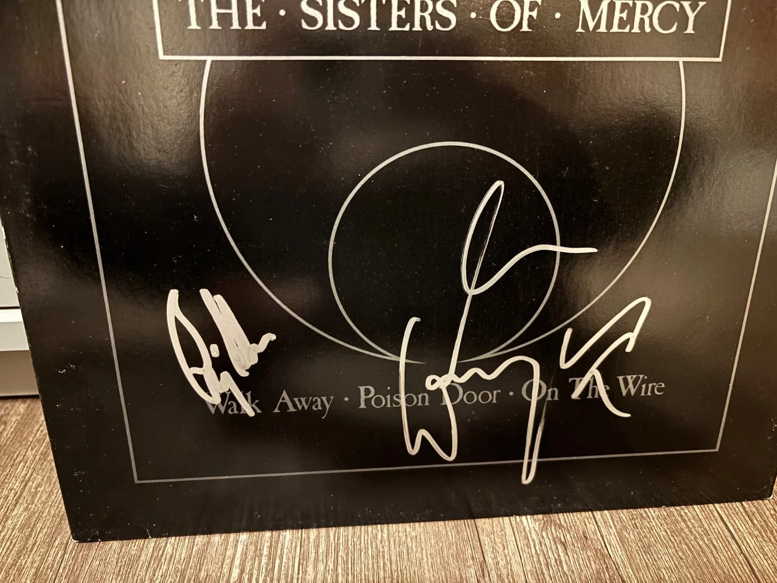 THE SISTERS OF MERCY SIGNED AUTOGRAPHED LP VINYL X2 WAYNE HUSSEY & CRAIG GOTH, изображение 2