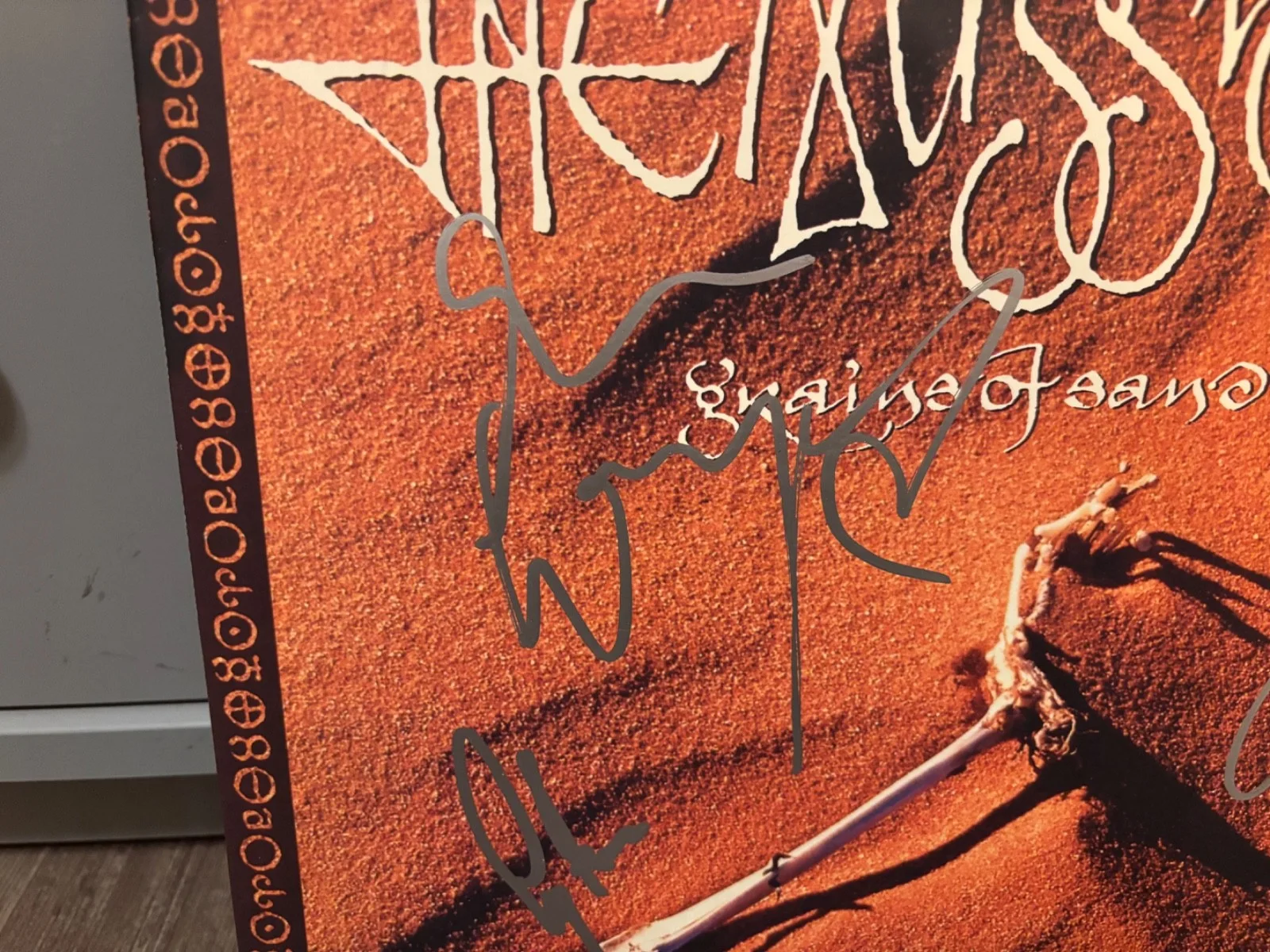 THE MISSION SIGNED AUTOGRAPHED LP VINYL GRAINS OF SAND RARE X3 WAYNE HUSSEY GOTH, изображение 2
