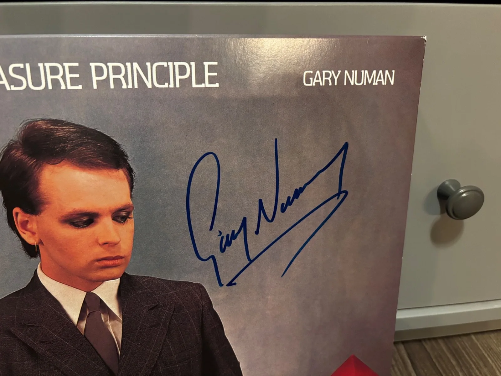 GARY NUMAN SIGNED AUTOGRAPHED LP VINYL THE PLEASURE PRINCIPLE RARE IN PERSON, изображение 2