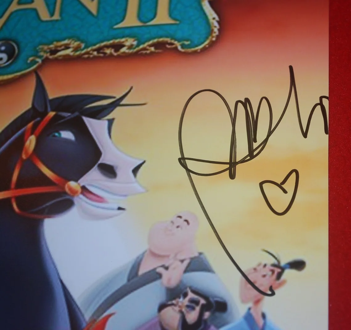 LEA SALONGA — DISNEY LEA SALONGA BD WONG MULAN 2 Signed 12X18 Photo Beckett BV81419, изображение 3