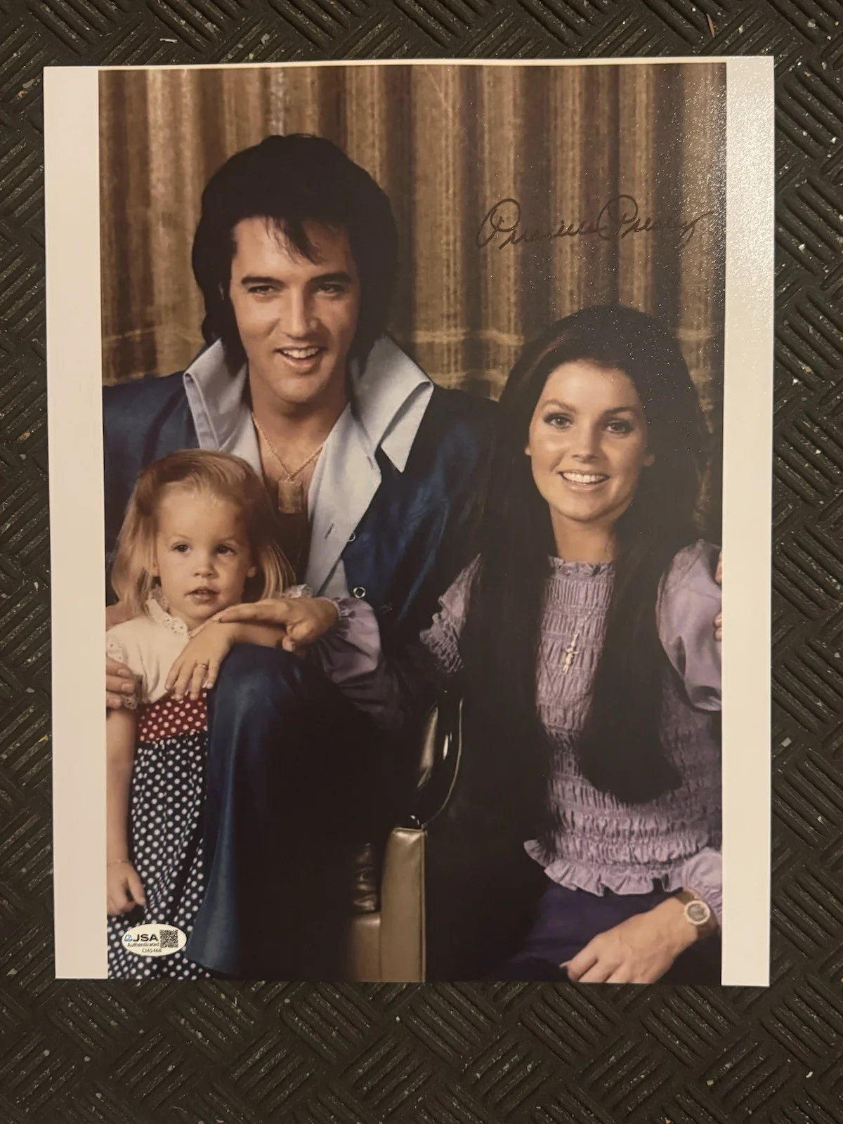 Priscilla Presley — PRISCILLA PRESLEY Signed ELVIS 11x14 Photo PRIVATE SIGNINGAutograph JSA COA Cert