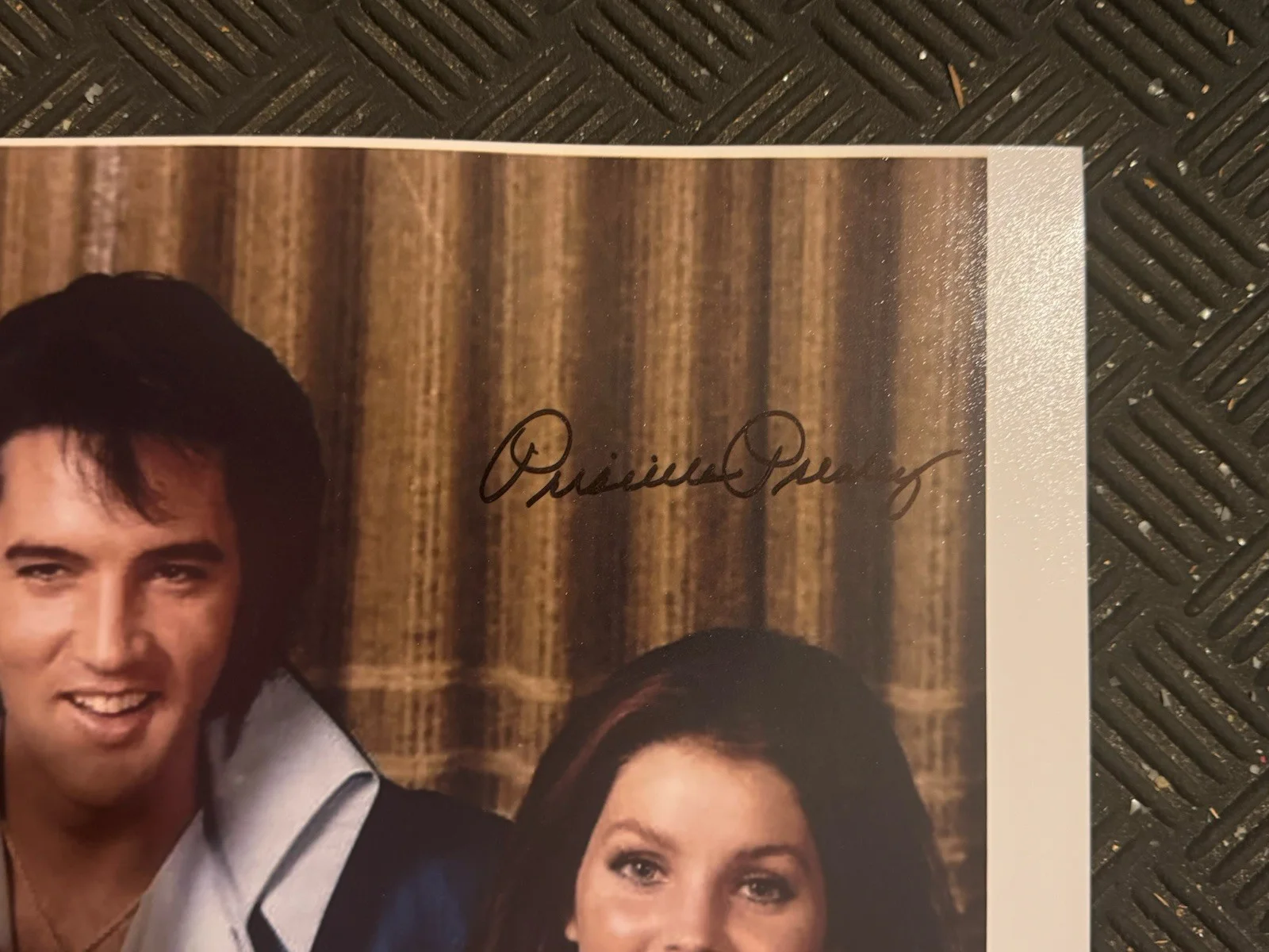 Priscilla Presley — PRISCILLA PRESLEY Signed ELVIS 11x14 Photo PRIVATE SIGNINGAutograph JSA COA Cert, image 2