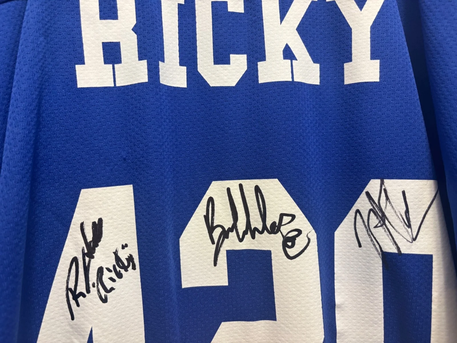 TRAILER PARK BOYS SIGNED AUTOGRAPHED HOCKEY JERSEY RARE X3 BUBBLES RICKY JULIAN, изображение 2