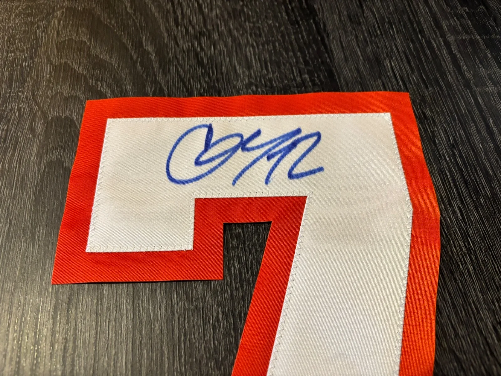 GAVIN MCKENNA SIGNED AUTOGRAPHED MEDICINE HAT TIGERS JERSEY NUMBER CANADA PROOF, image 2