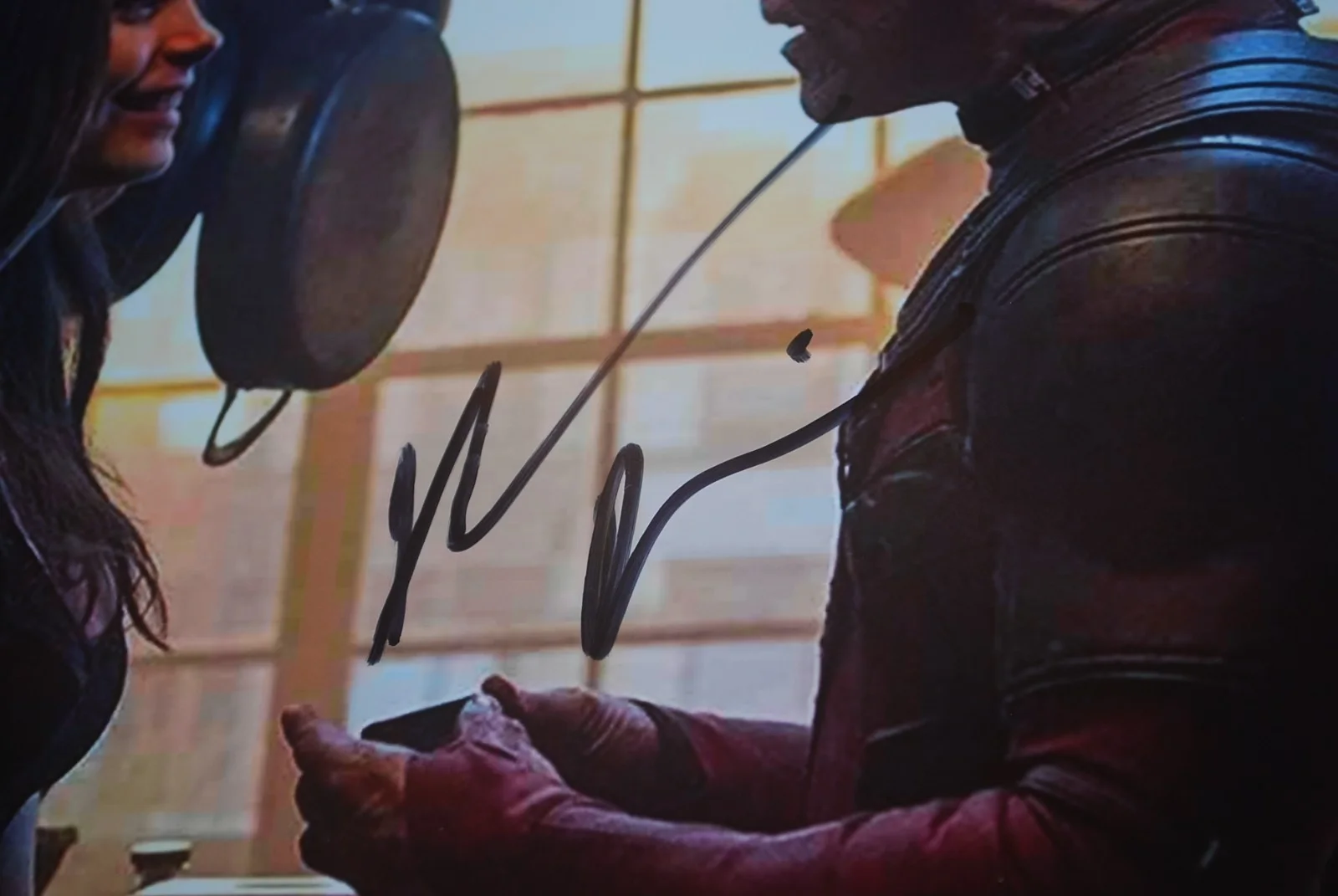 MORENA BACCARIN — SEXY MORENA BACCARIN Deadpool Firefly V Homeland Signed 8X10 Beckett COA BV81372, изображение 2