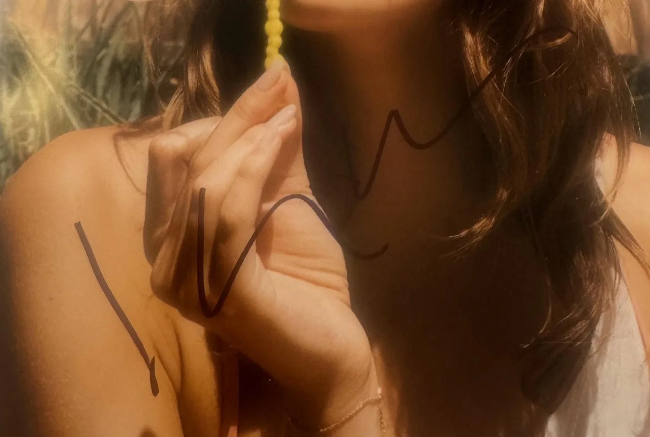 KAIA GERBER Autographed 8x10 Photo SIGNED AUTO JSA COA, image 2