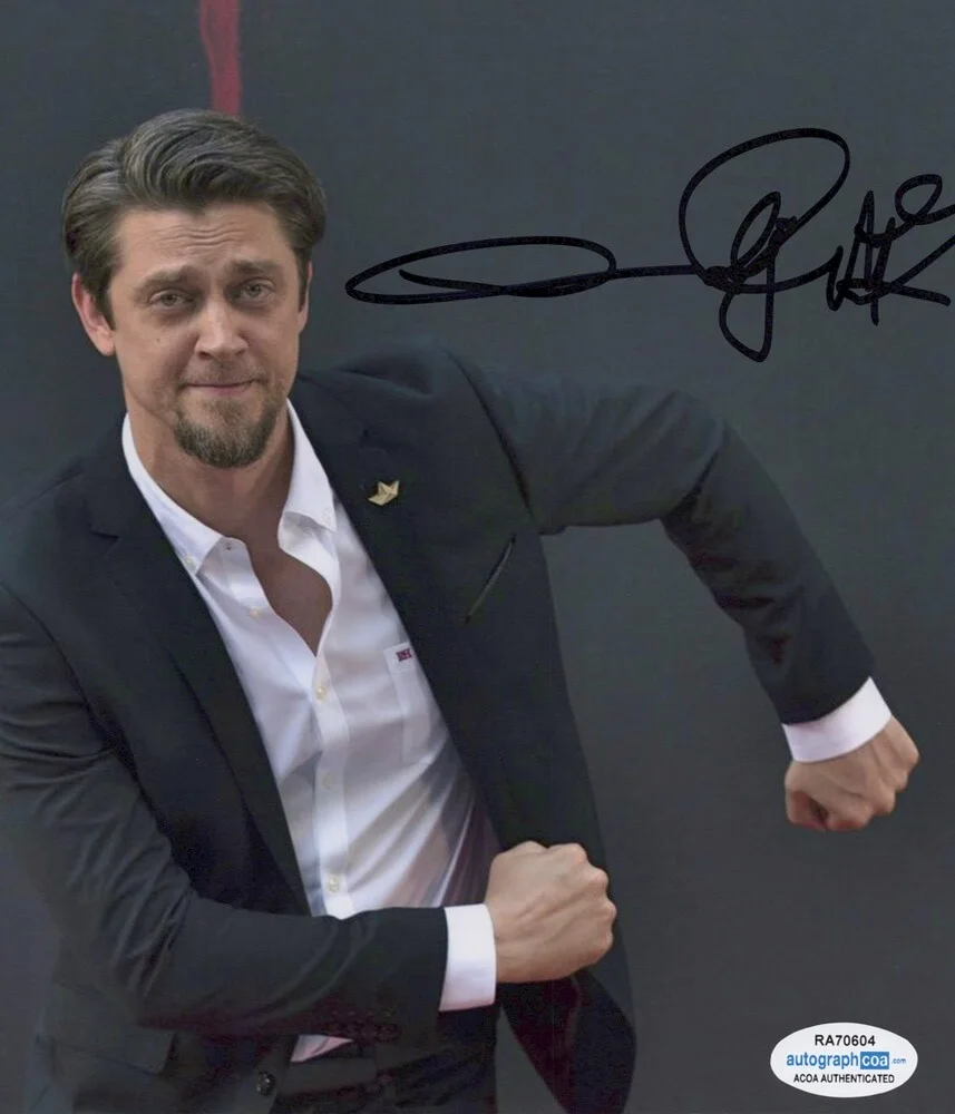 ANDY MUSCHIETTI — Andy Muschietti signed "IT" 8x10 Photo g DIRECTOR Welcome To Derry ACOA COA, image 4
