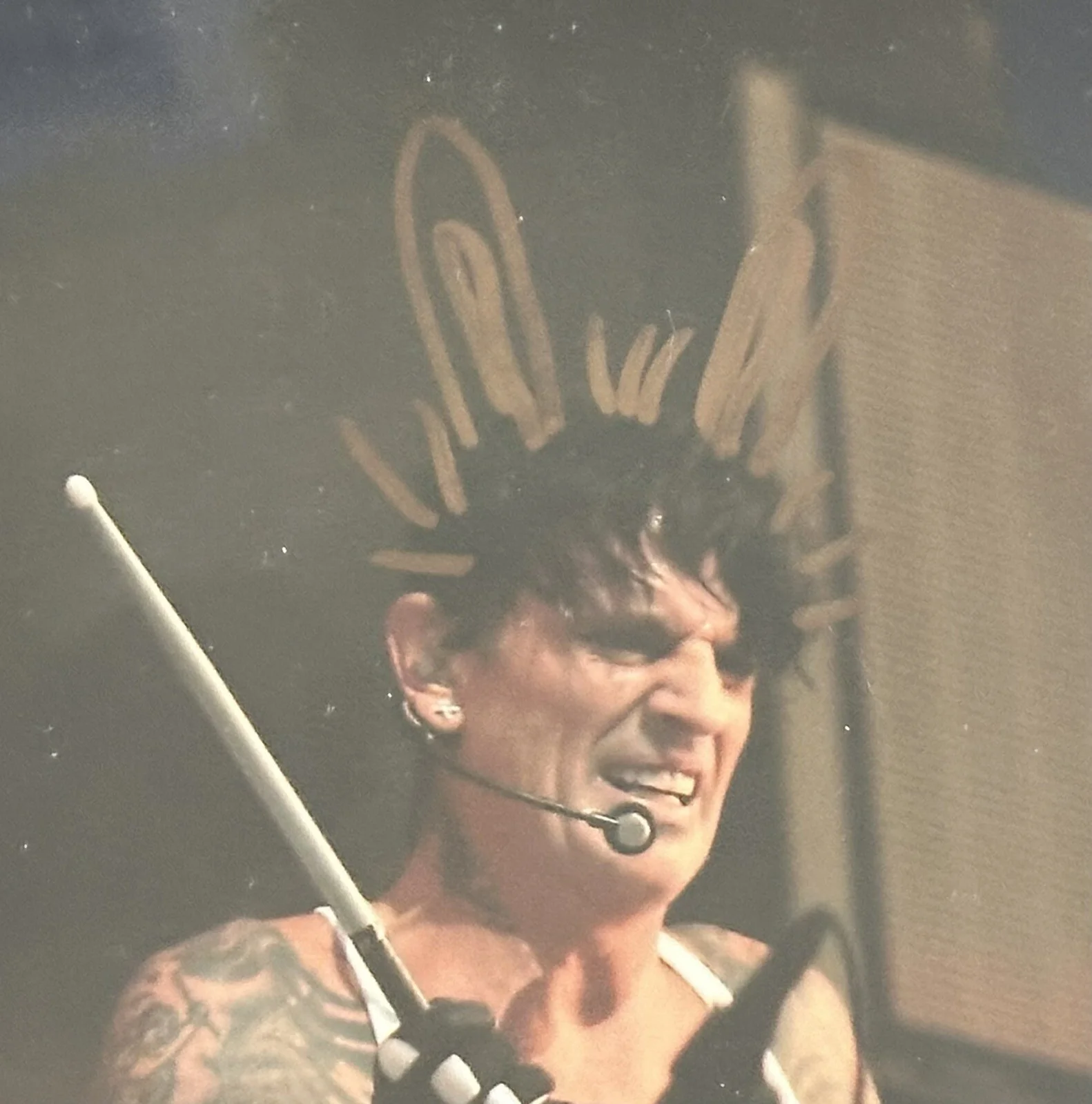 Rare Beckett COA Motley Crue Tommy Lee Hand Signed Autograph Drew On Bunny Ears, изображение 3