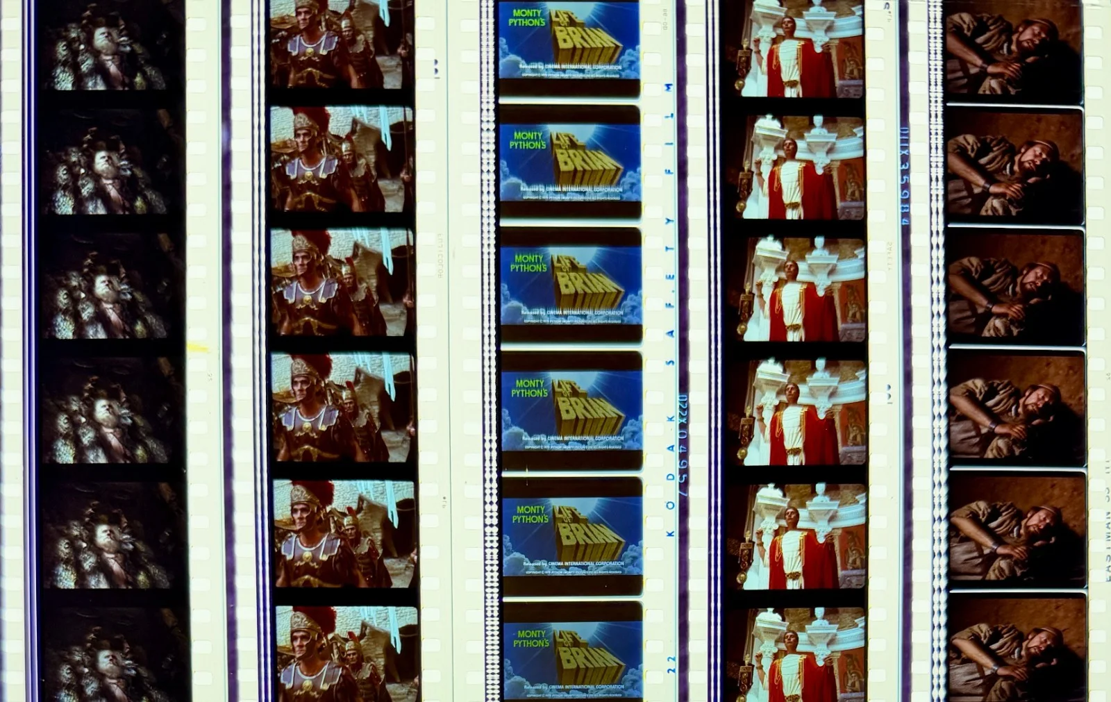 Monty Python's Life Of Brian 1979 Very Rare Unmounted Genuine 35mm Film Cells, изображение 3