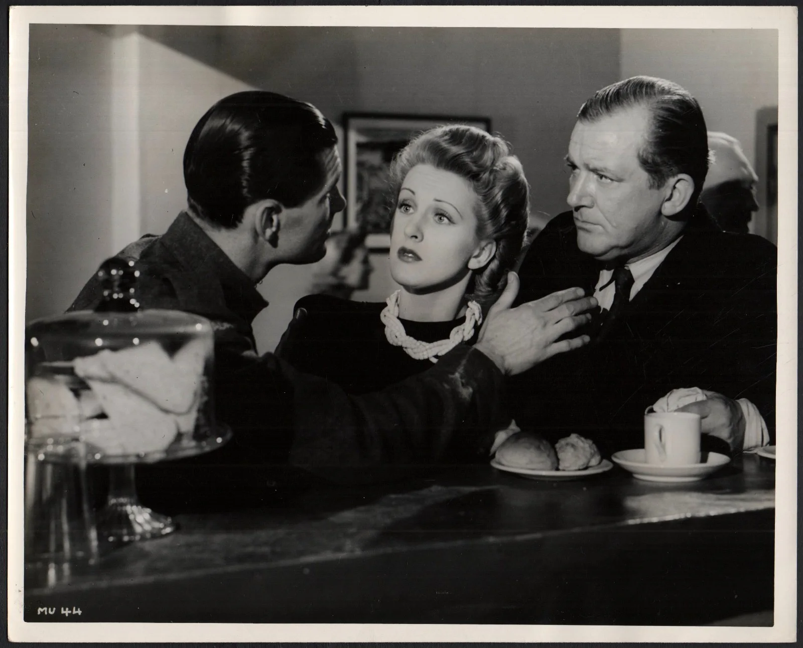 MILLIONS LIKE US 1943 Moore Marriott, Anne Crawford, Patricia Roc 4 10x8 STILLS, изображение 3