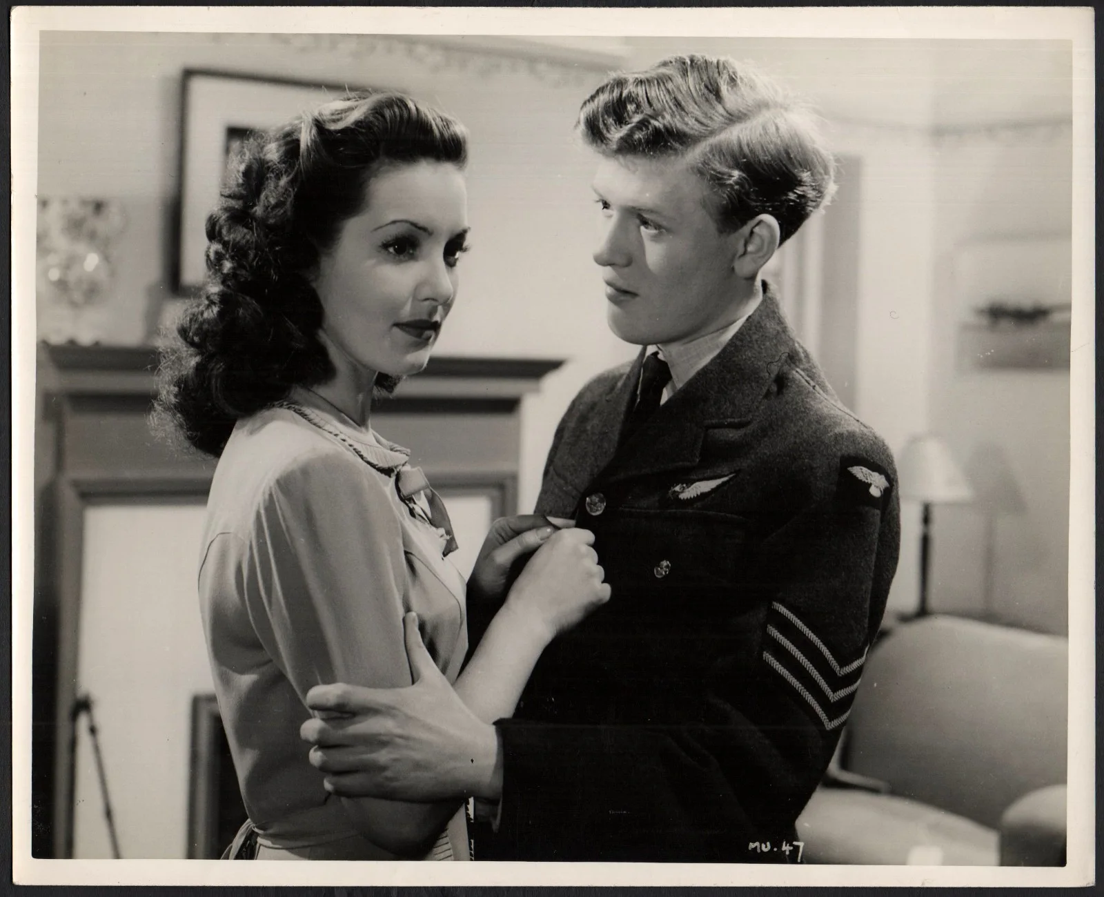MILLIONS LIKE US 1943 Moore Marriott, Anne Crawford, Patricia Roc 4 10x8 STILLS, изображение 5