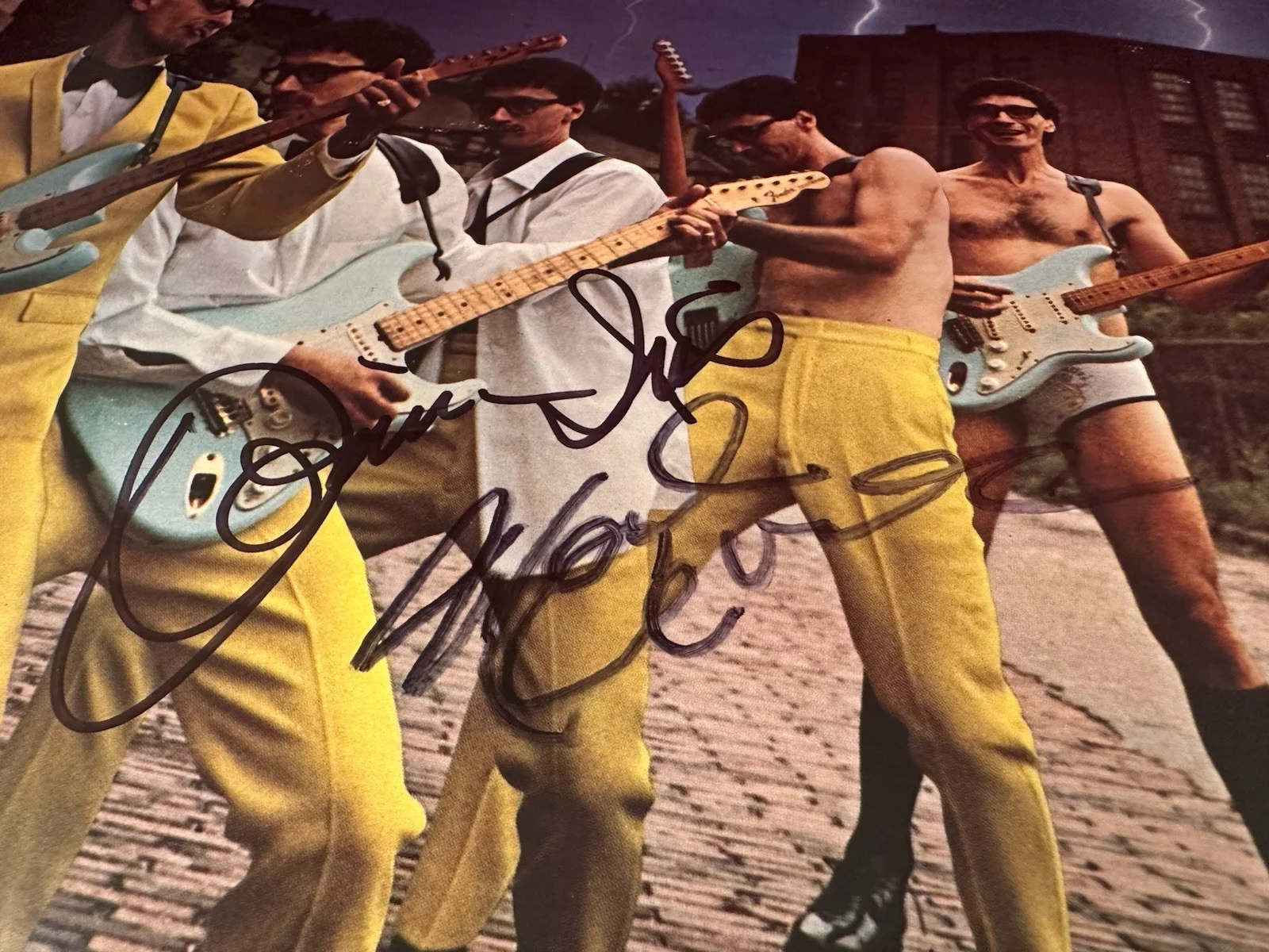 Donny Iris Autographed X2 Vinyl Back On The Streets Mark Avsec 1980. Vintage, image 2