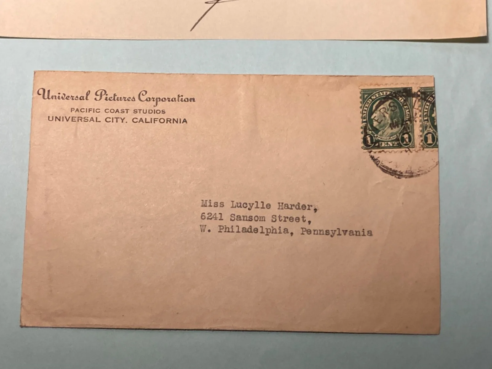 Hand SIGNED George Arliss Vintage 7x5 Vintage Cut w/ Universal Pictures Envelope, изображение 3