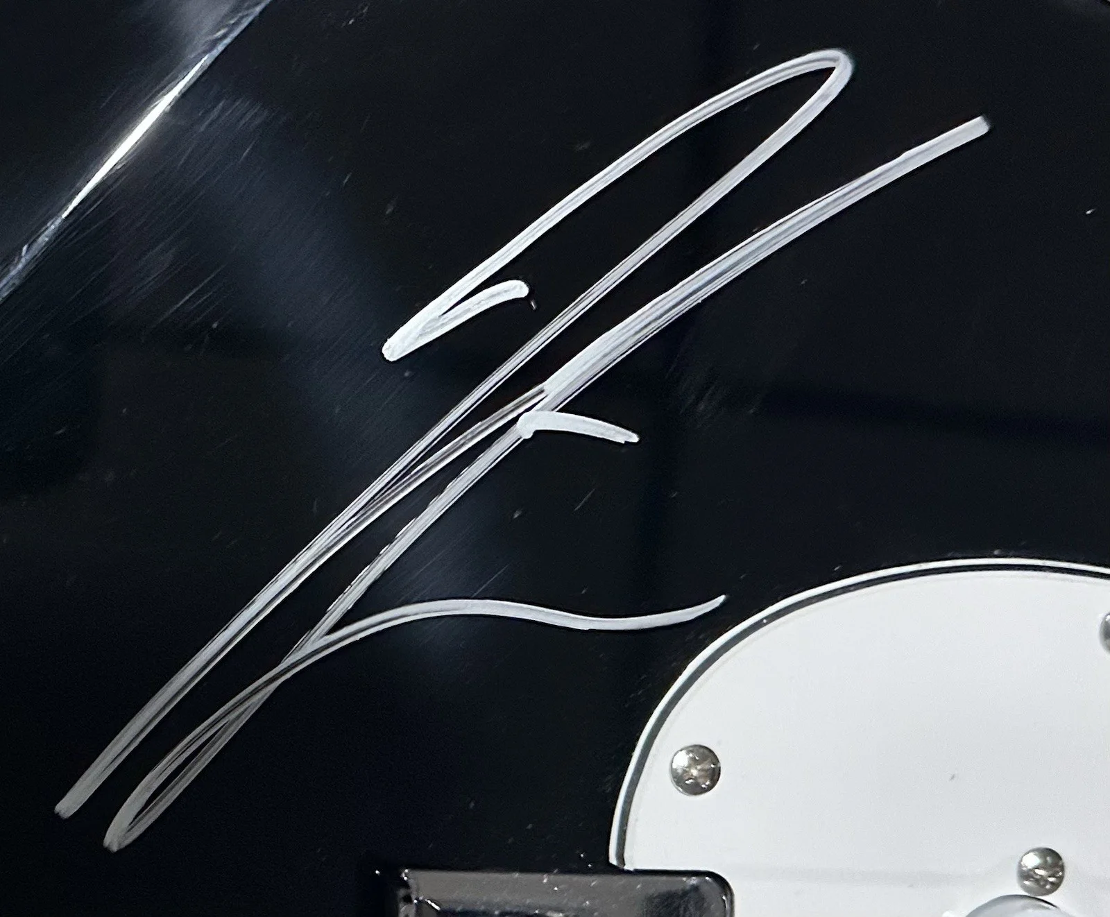 KINGS OF LEON BAND SIGNED GUITAR KINGS OF LEON AUTOGRAPHED GUITAR 4 Members !, изображение 3