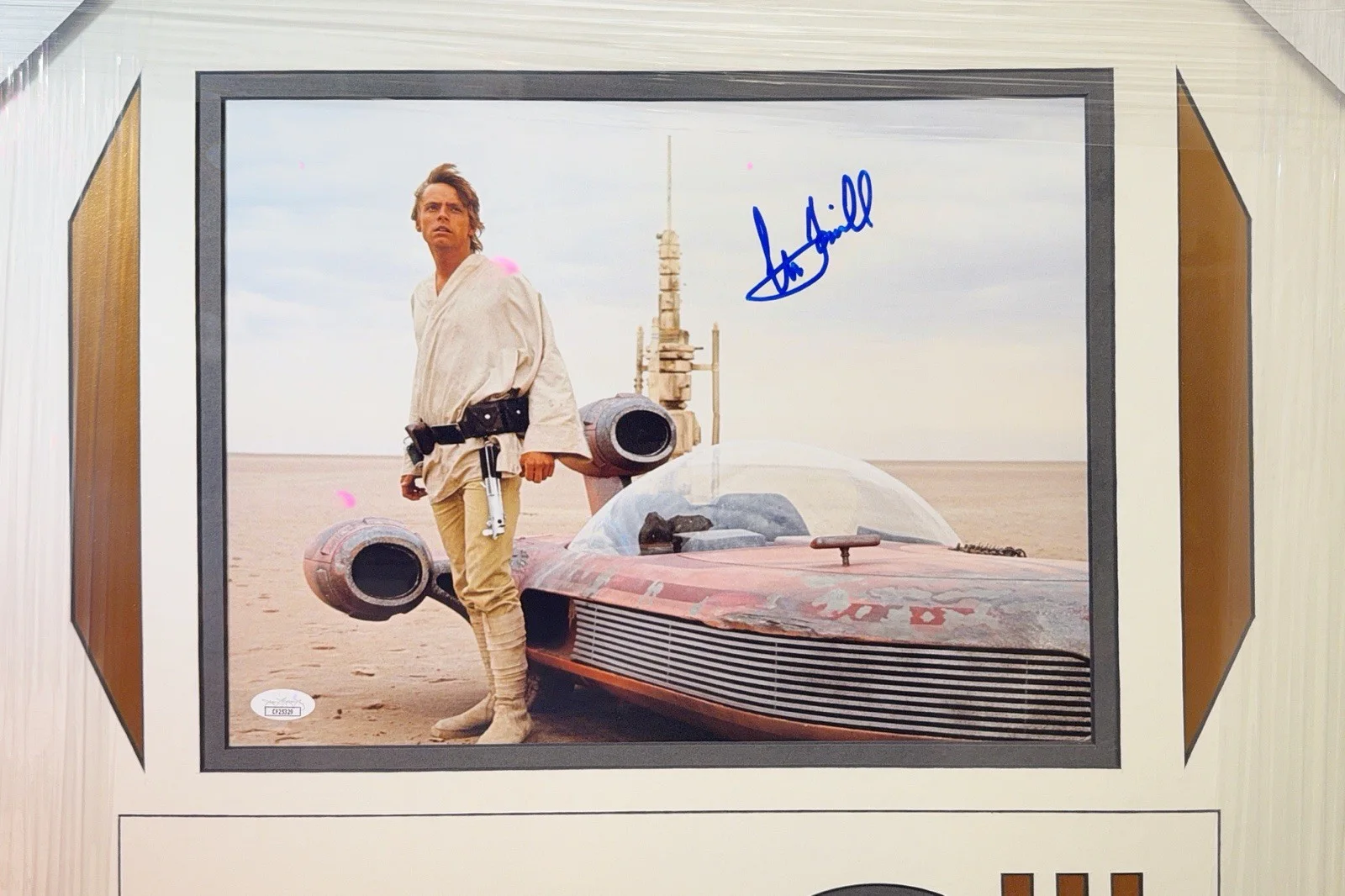 Mark Hamill — Mark Hamill Star Wars Signed Collage With Metal Of Bravery Framed JSA, изображение 3