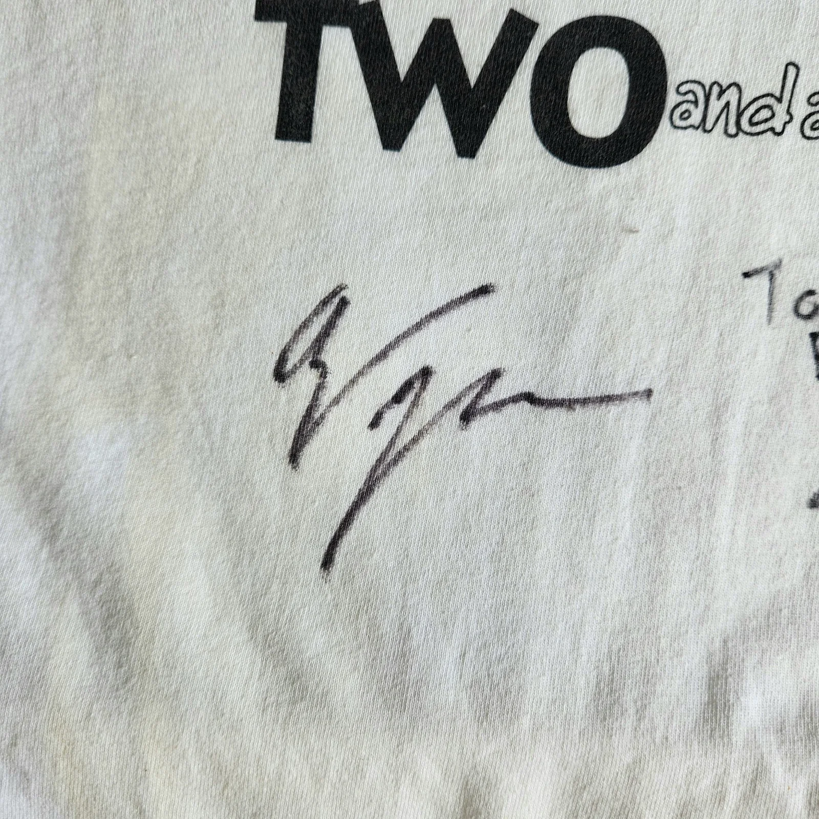 Ashton Kutcher, Jon Cryer, Angus T. Jones, Graham Patrick Martin — Two and a Half Men 4x Hand Signed Cast Autographs Shirt Ashton Kutcher Jon Cryer, изображение 5