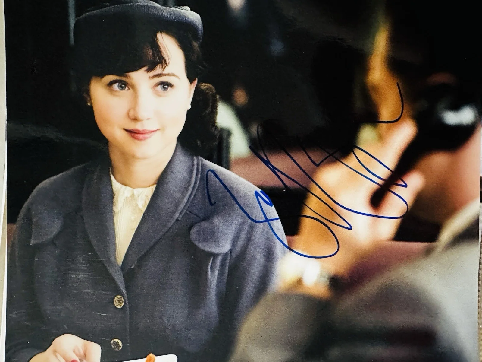 Zoe Kazan — Zoe Kazan Signed Revolutionary Road 8x10 photo In Person.