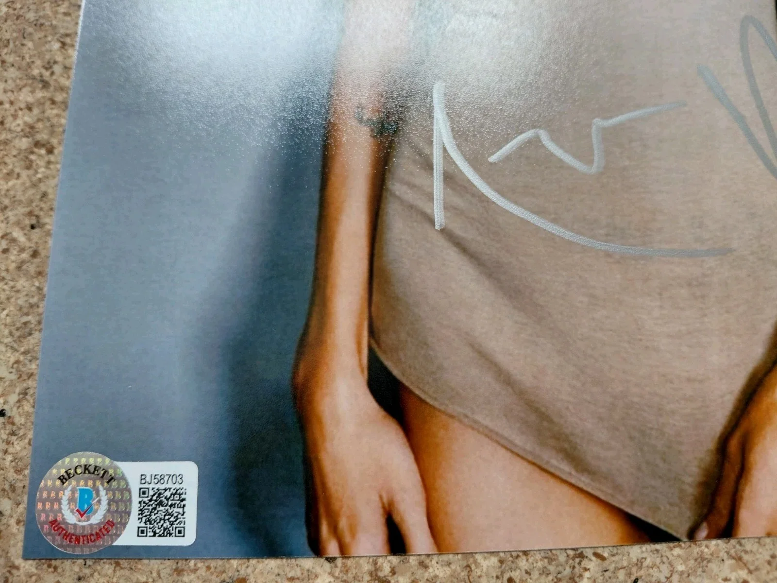 Angelina Jolie — Angelina Jolie Signed 8x10 Photo Sexy Beckett BAS Authentic COA Autograph, изображение 3