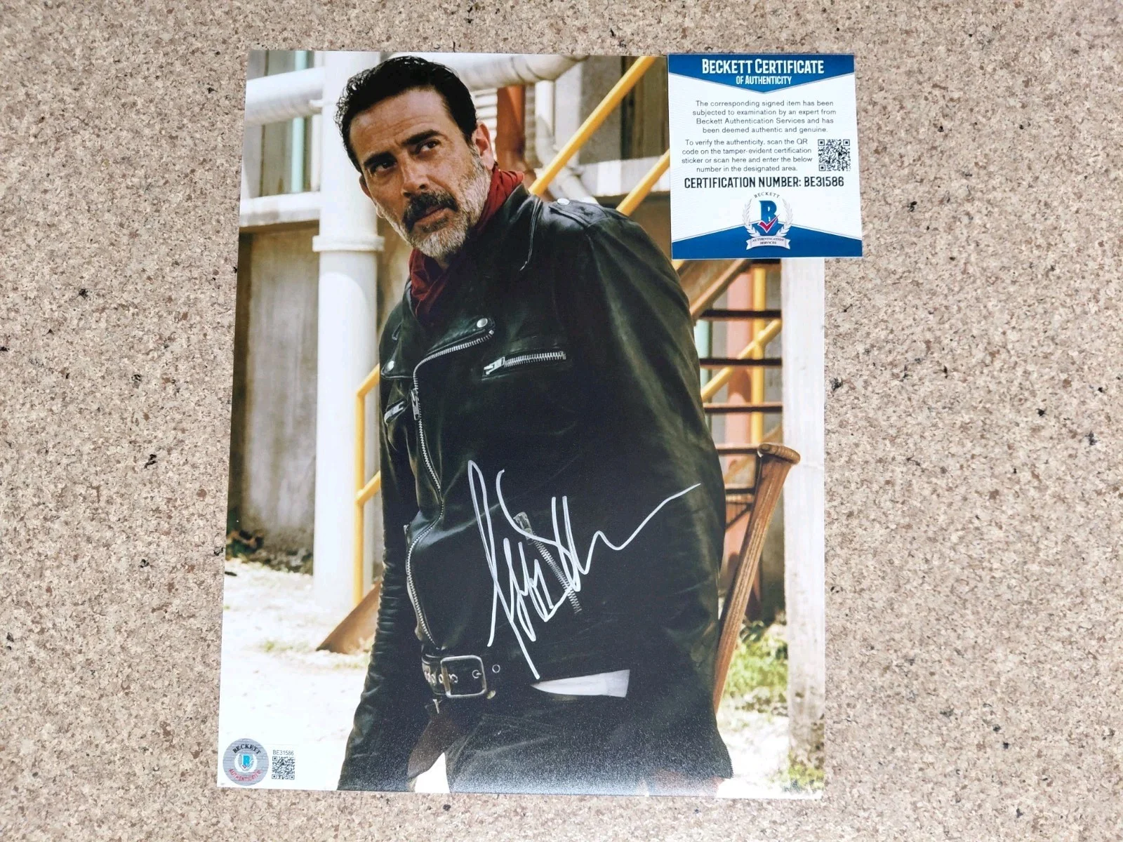 Jeffrey Dean Morgan — Jeffrey Dean Morgan Signed 8x10 Photo Negan Walking Dead Beckett BAS COA Auto