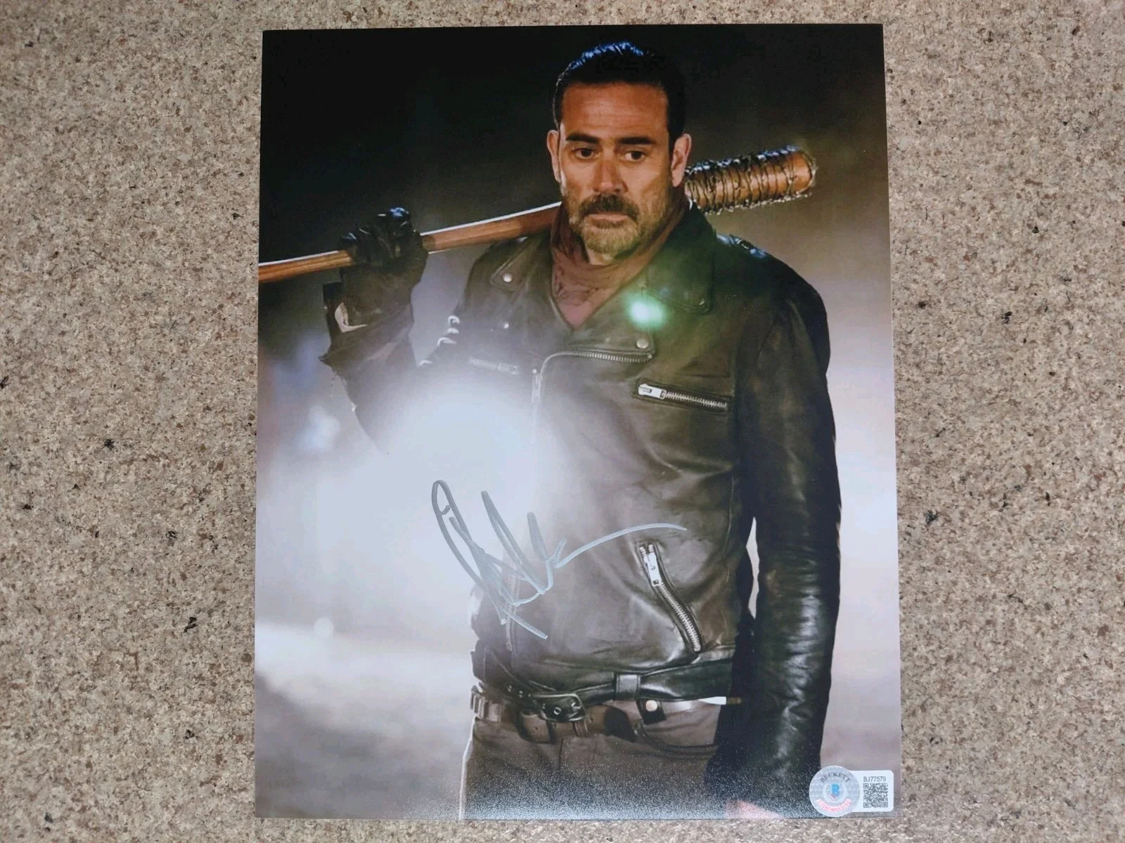 Jeffrey Dean Morgan — Jeffrey Dean Morgan Signed 8x10 Photo Negan Walking Dead Beckett BAS COA Auto