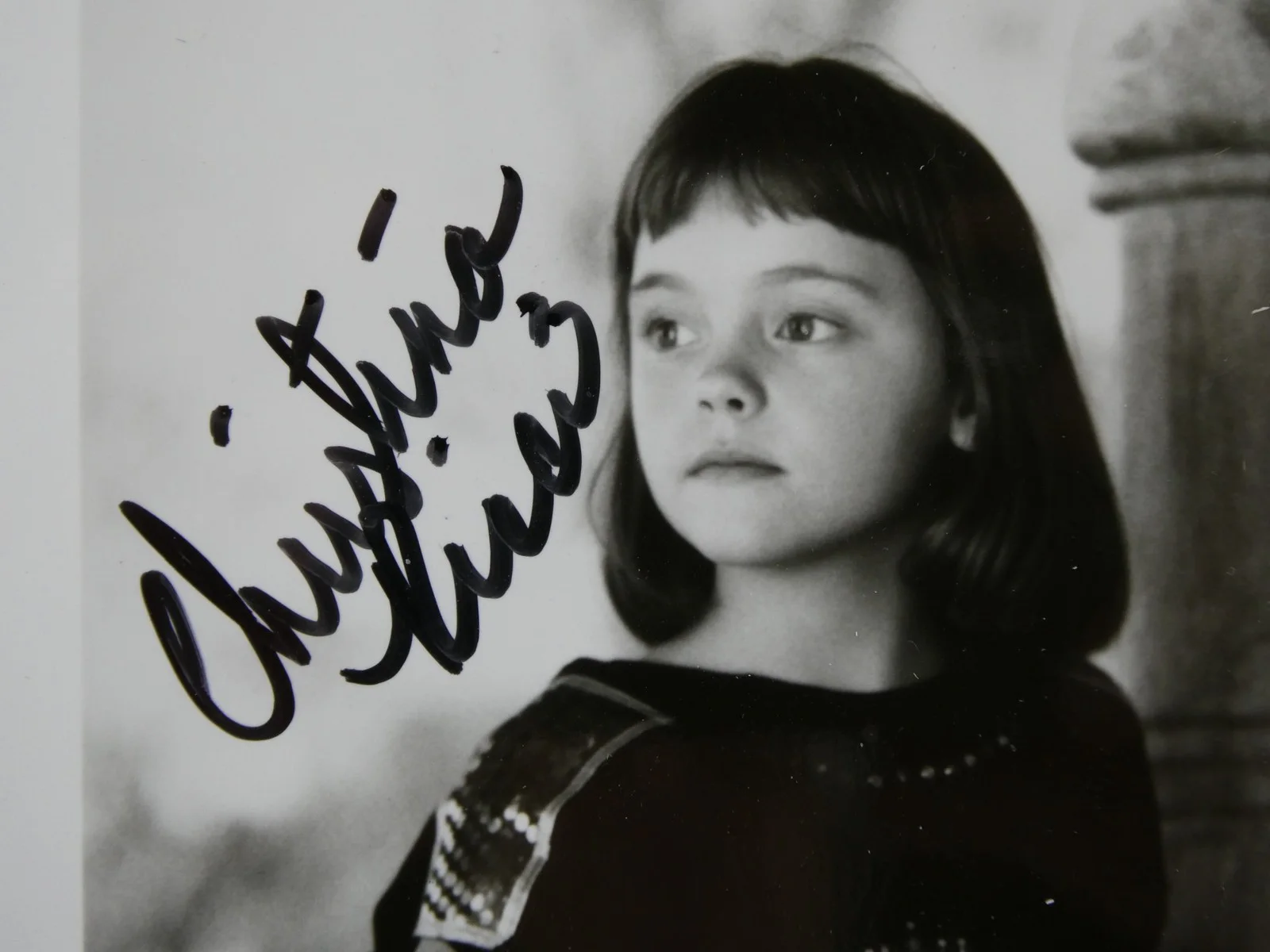 Cher — Winona Ryder Cher Christina Ricci Signed 8x10 Photo Autographed Mermaids JSA LOA, изображение 5