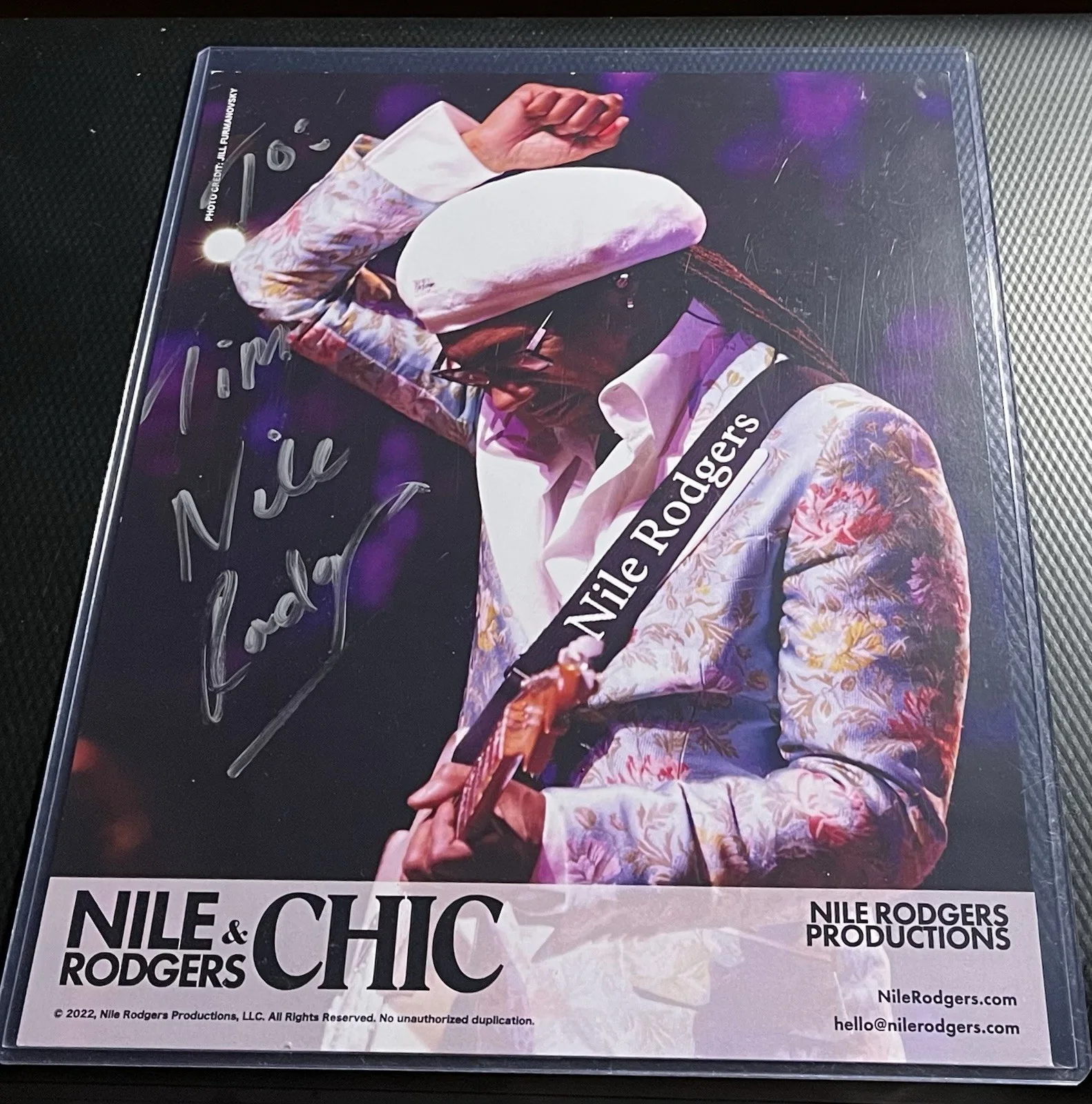 Nile Rodgers & Chic Hand-Signed 8x10 Color Photograph w/ COA Top Loader, изображение 2