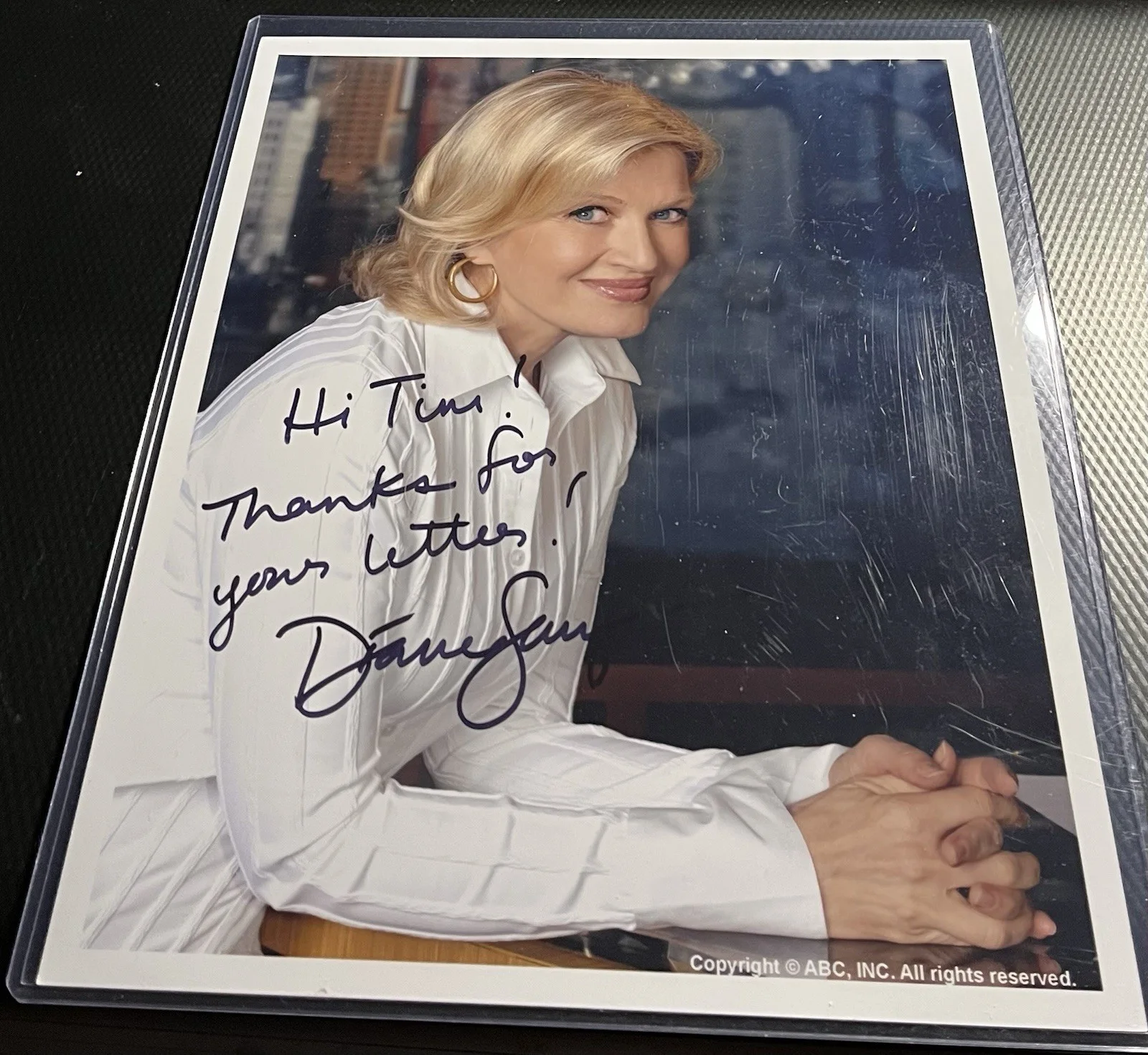 Diane Sawyer ABC News Signed 8x10 Color Photograph w/ COA Top Loader, image 2