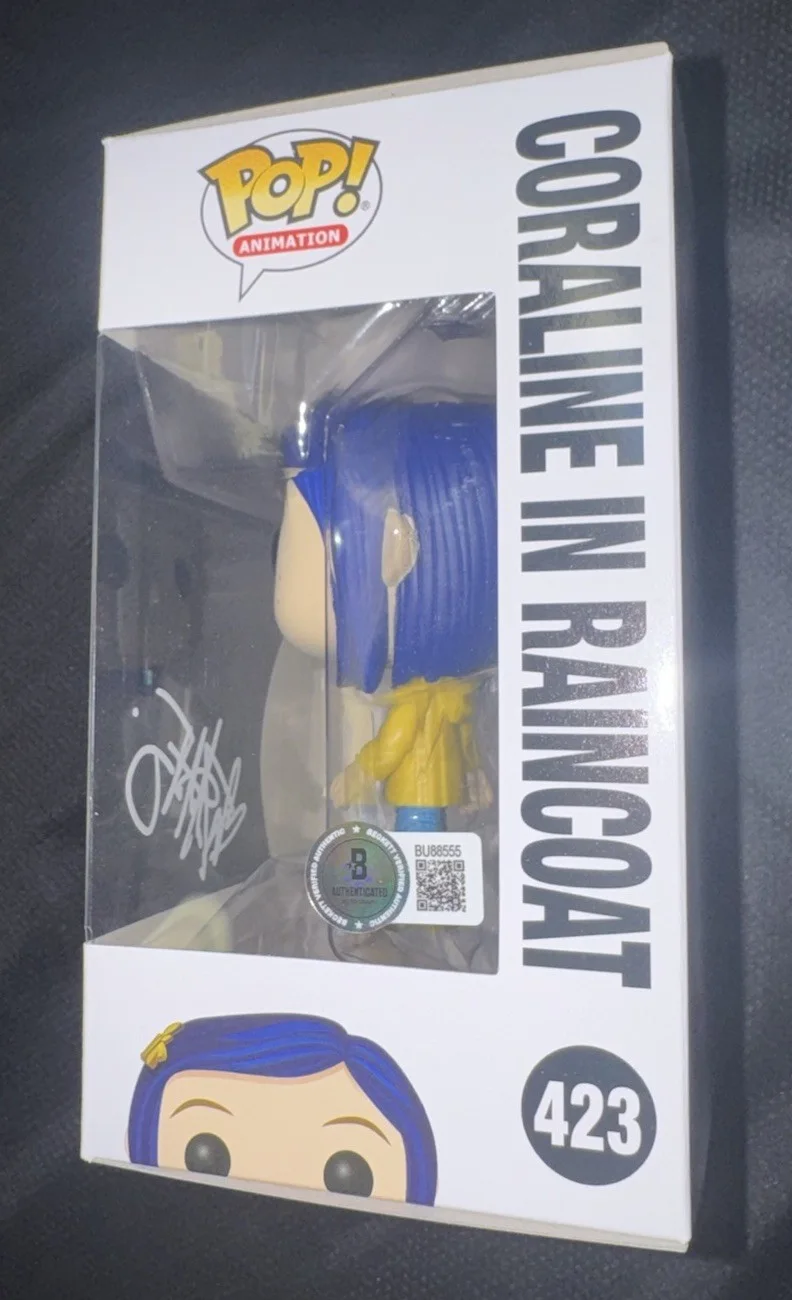 Dakota Fanning — Dakota Fanning signed Corraline funko pop poster photo BAS Beckett, изображение 4