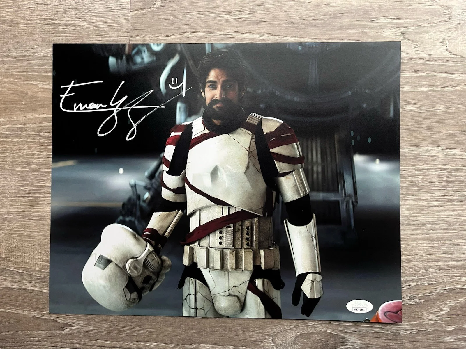 Eman Esfandi — Eman Esfandi Signed Ezra Bridger 11x14 Photo JSA COA AHSOKA Star Wars, изображение 2
