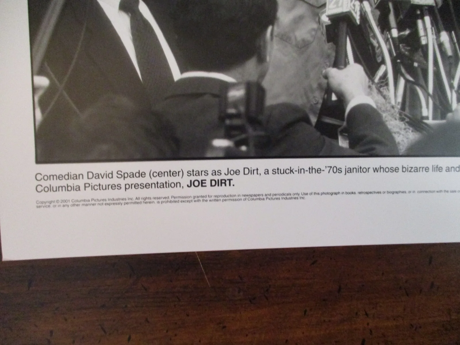 David Spade ("JOE DIRT") 10" X 8" 2001 Black and White Press Photo, изображение 2