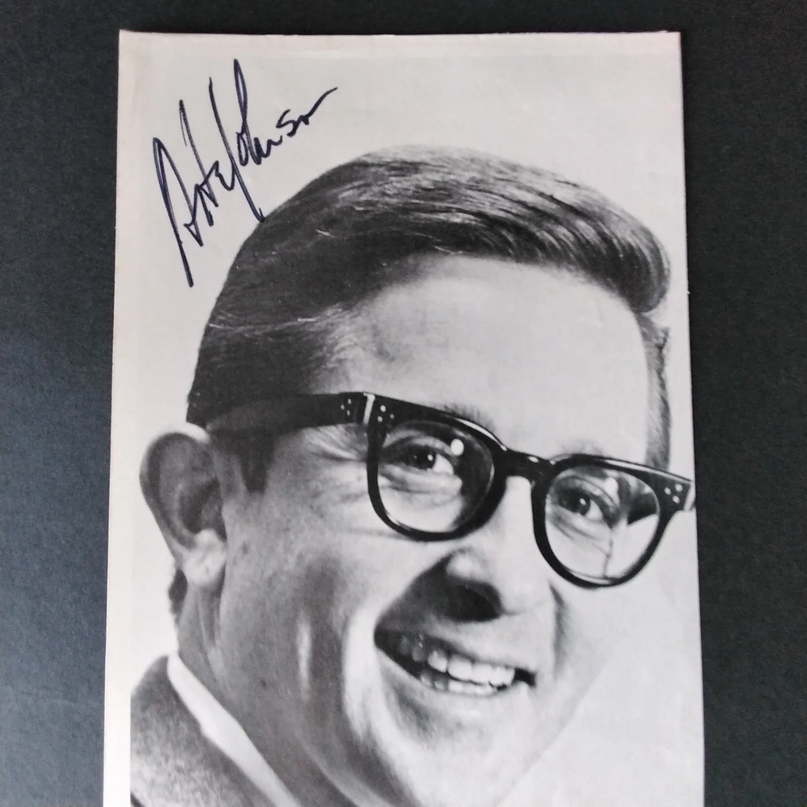 Arte Johnson SIGNED Book Photo TV Film Actor Laugh-In Cartoons Love at 1st Bite, изображение 2