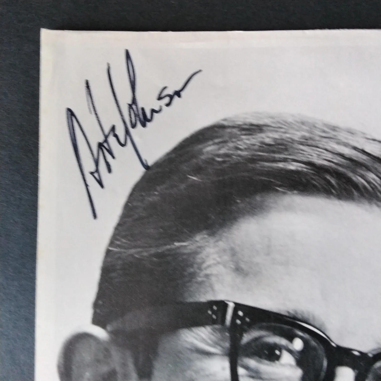 Arte Johnson SIGNED Book Photo TV Film Actor Laugh-In Cartoons Love at 1st Bite, изображение 3
