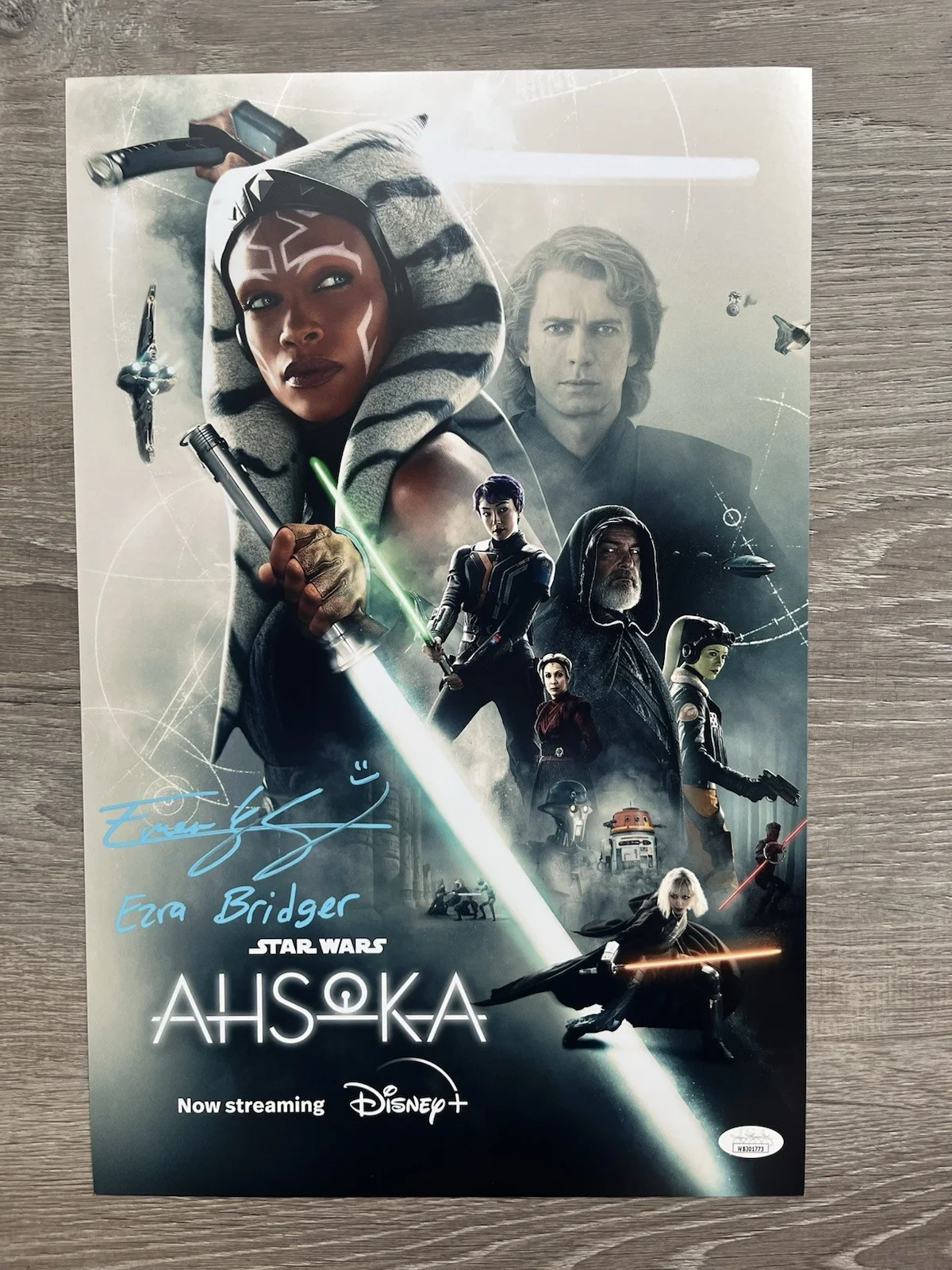 Eman Esfandi — Eman Esfandi Signed AHSOKA 11x17 Photo JSA COA Ezra Bridger Star Wars, изображение 2
