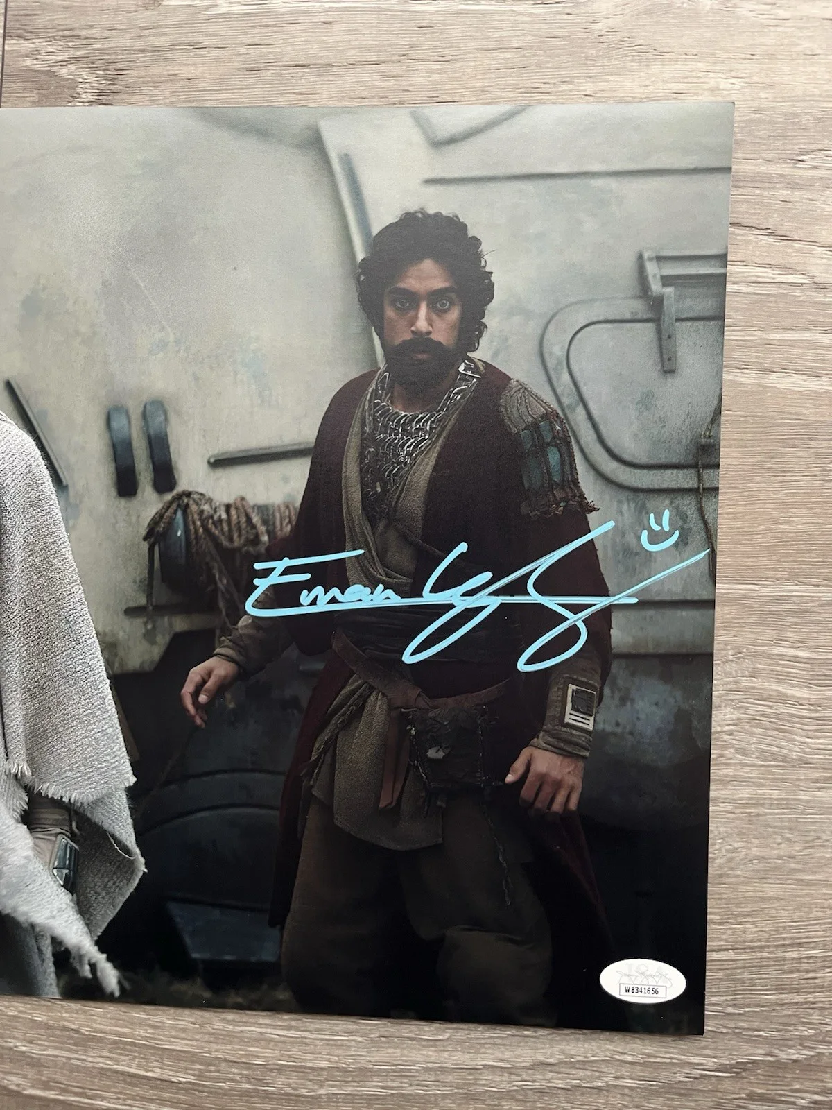Eman Esfandi — Eman Esfandi Signed Ezra Bridger 11x14 Photo JSA COA AHSOKA Star Wars, изображение 3