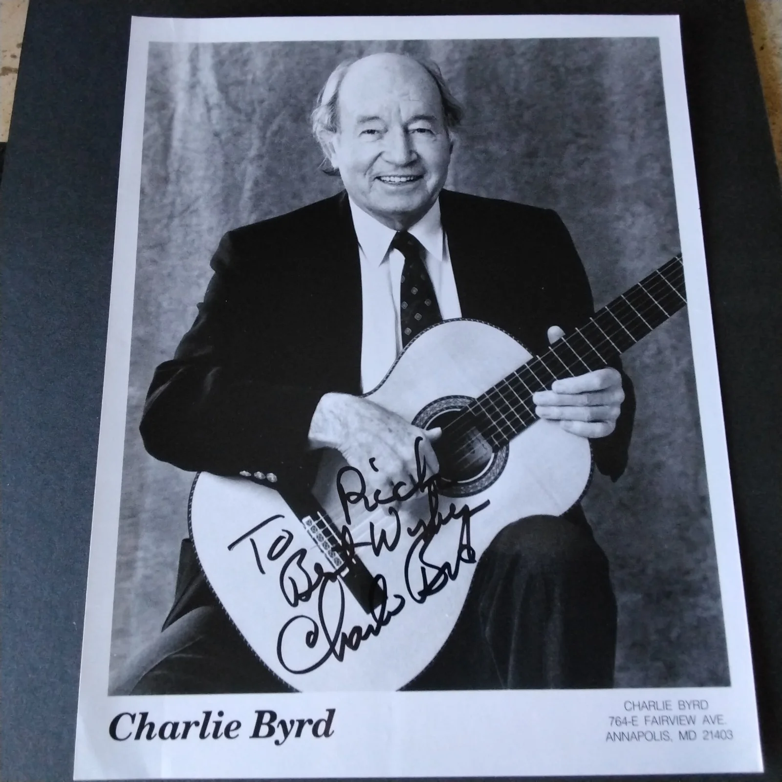 Charlie Byrd SIGNED Photo Jazz Latin Style Guitarist Samba Girl From Ipanema, изображение 2