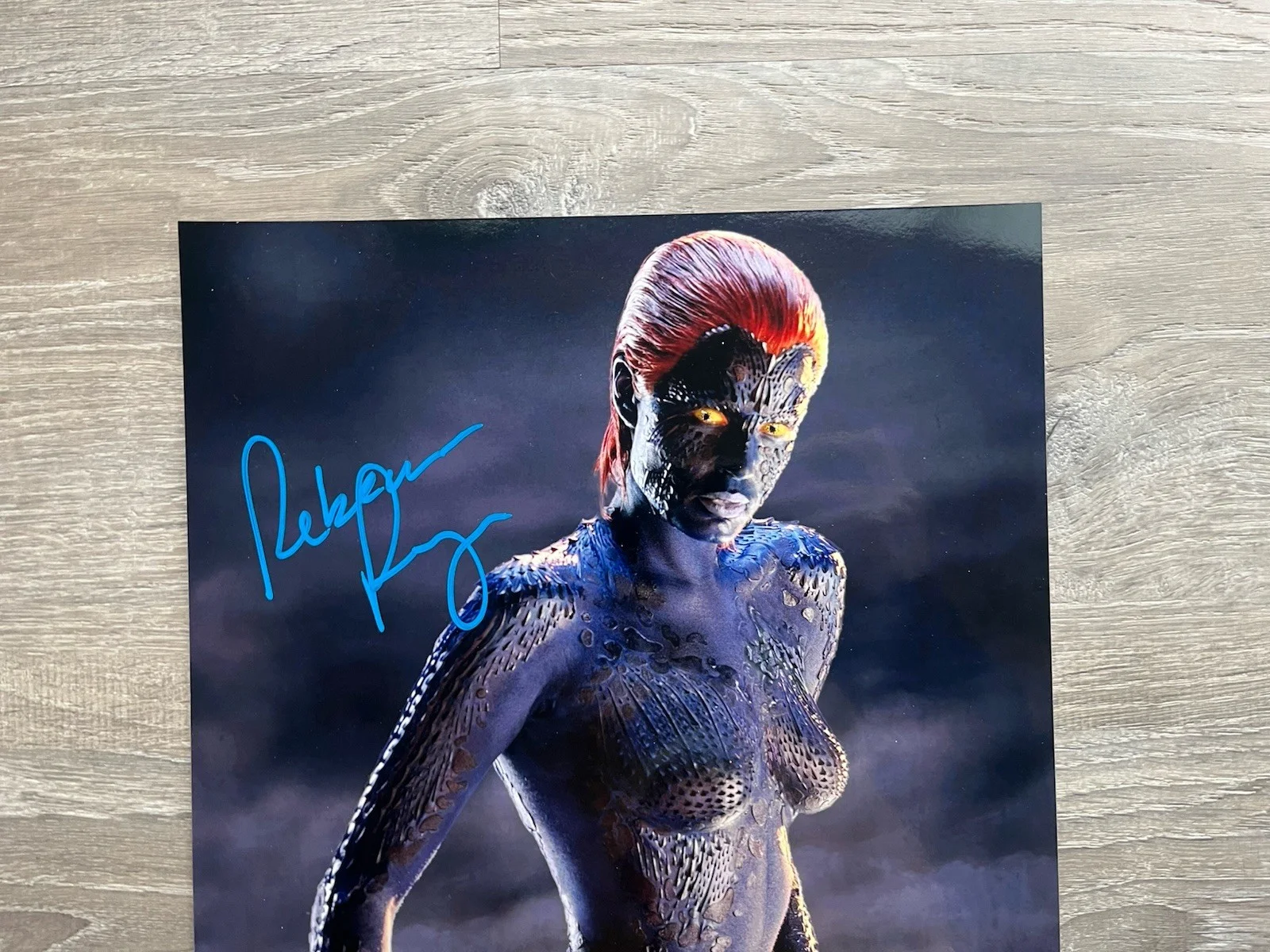Rebecca Romijn — Rebecca Romijn Signed Mystique Metallic 11x14 Photo Beckett COA X-Men Marvel, изображение 4