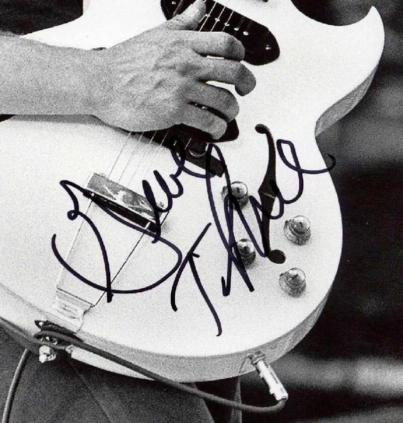 GEORGE THOROGOOD SIGNED AUTOGRAPHED 11x14 PHOTO LEGENDARY GUITARIST BECKETT BAS, image 2