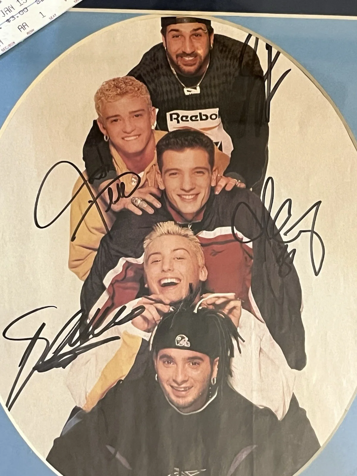 Lance Bass, JC Chasez, Joey Fatone, Chris Kirkpatrick, Justin Tim — NSYNC Full Band Signed From Concert Justin Timberlake -Jan 15th 1999, изображение 2