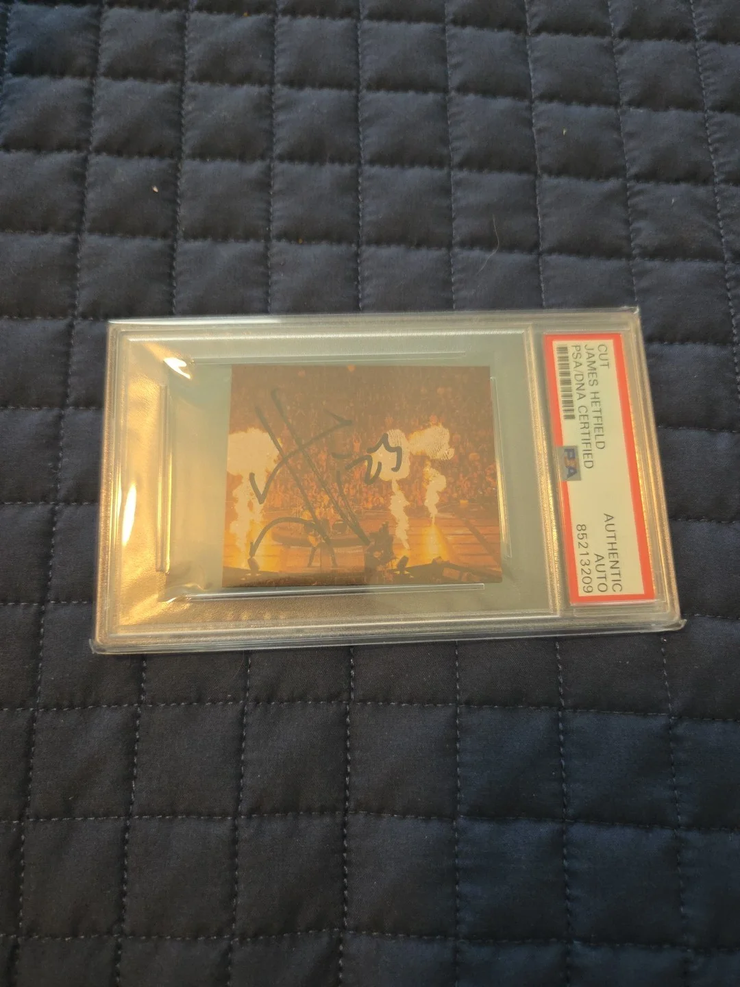 JAMES HETFIELD - METALLICA - SIGNED CUT PHOTO - 2023 - PSA CERT Sm Encapsulated, изображение 5