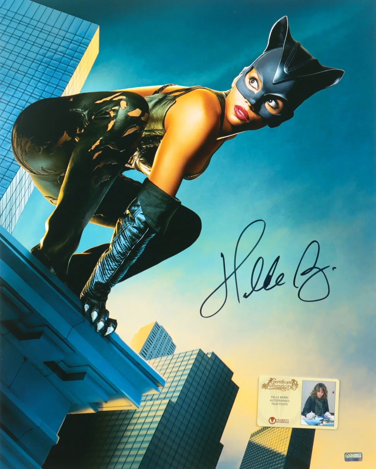 Halle Berry — Halle Berry Signed "Catwoman" 16x20 Photo (Celebrity Authentics), изображение 3