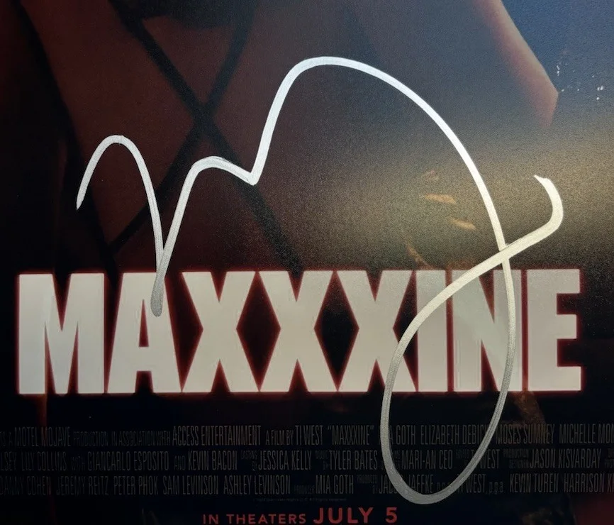 Mia Goth Signed 12x18 Photo Maxxxine With Proof, изображение 2